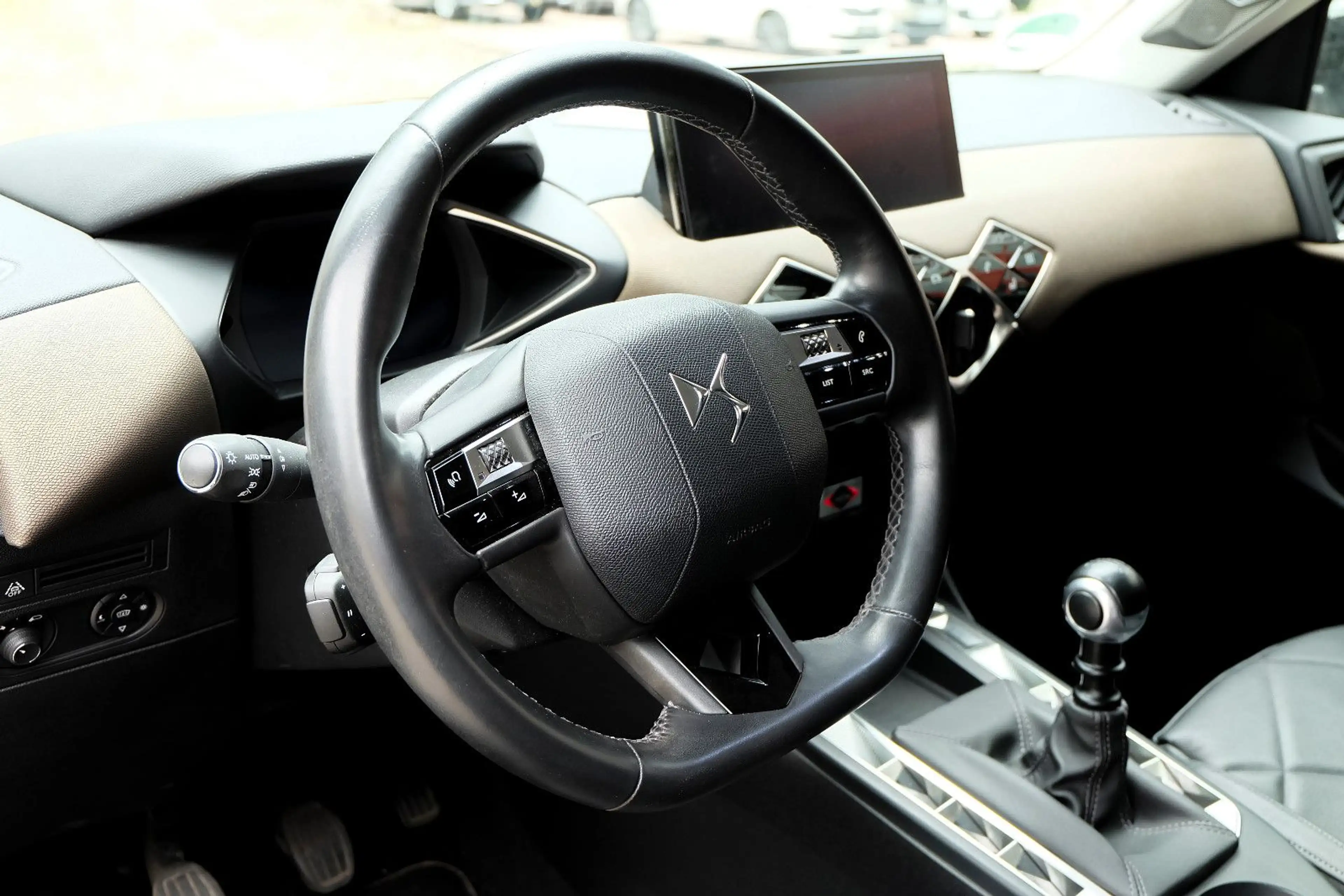 DS Automobiles DS 3 Crossback Crossback PureTech 100 SoChic HEADUP|LED|SHZ|PDC — photo 11