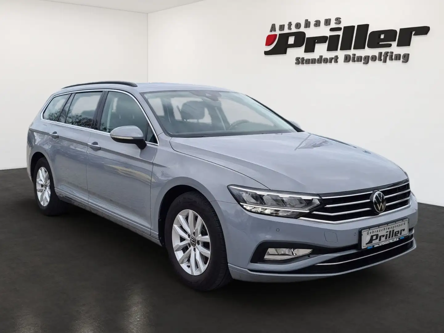 Volkswagen Passat Variant 2.0 TDI DSG Business/NAVI/LED/ACC Grau - 2
