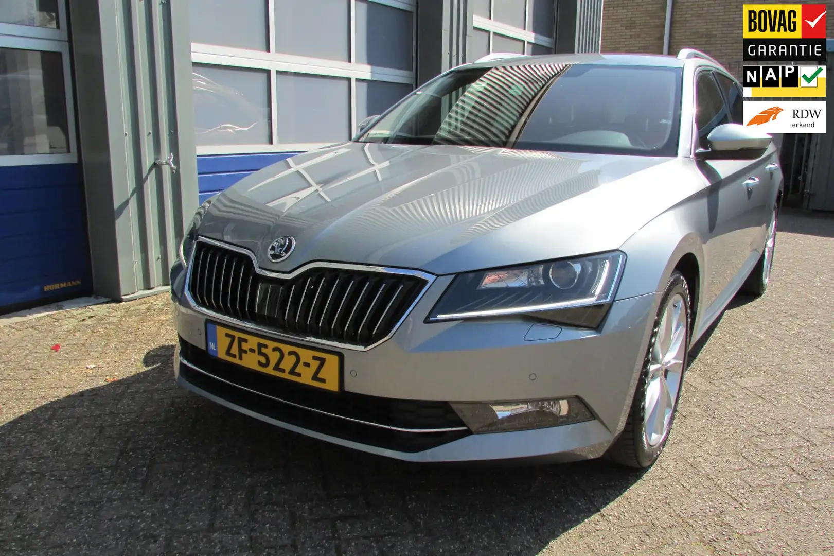 Skoda Superb Combi 1.5 TSI 150 Pk Edition I Halfleder I Navi I Grijs - 1