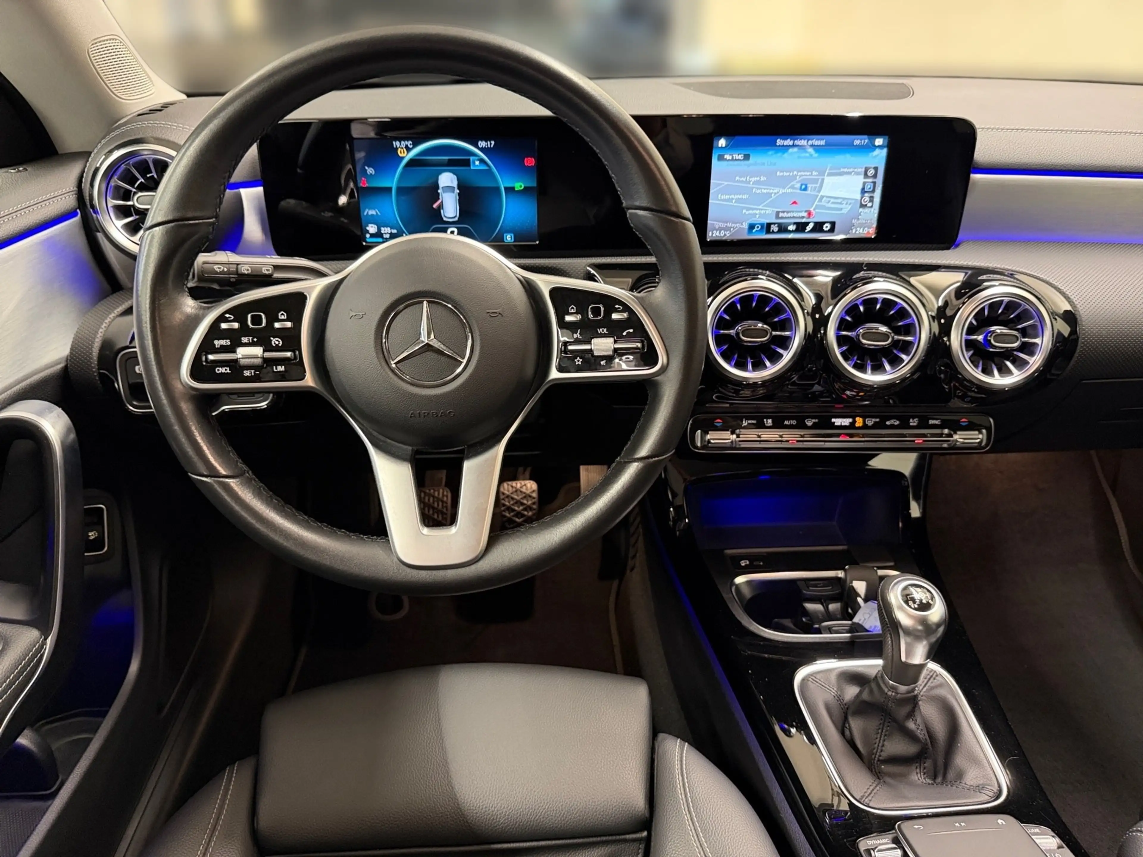 Mercedes-Benz CLA 200 d Shooting Brake — photo 8