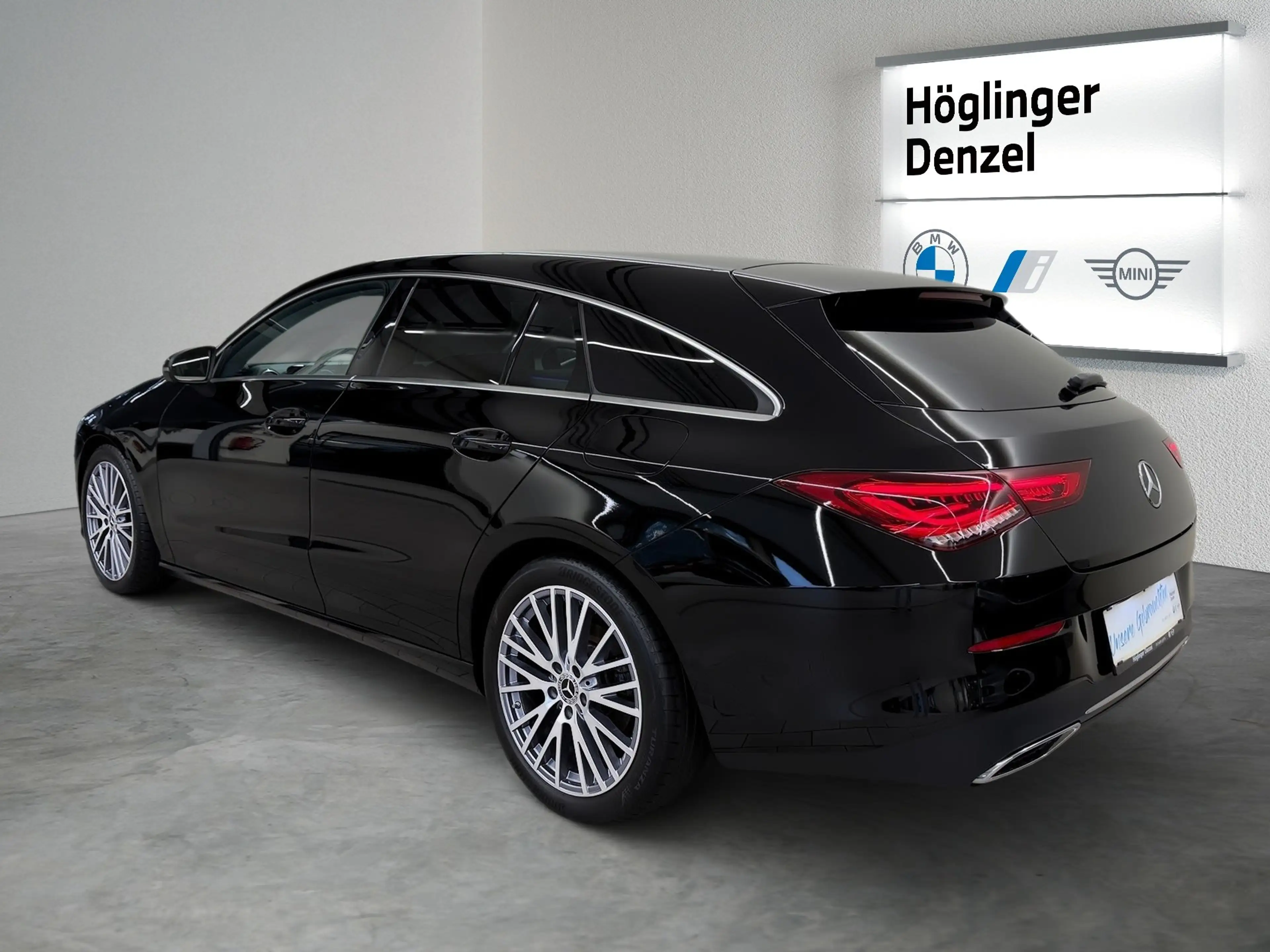 Mercedes-Benz CLA 200 d Shooting Brake — photo 10