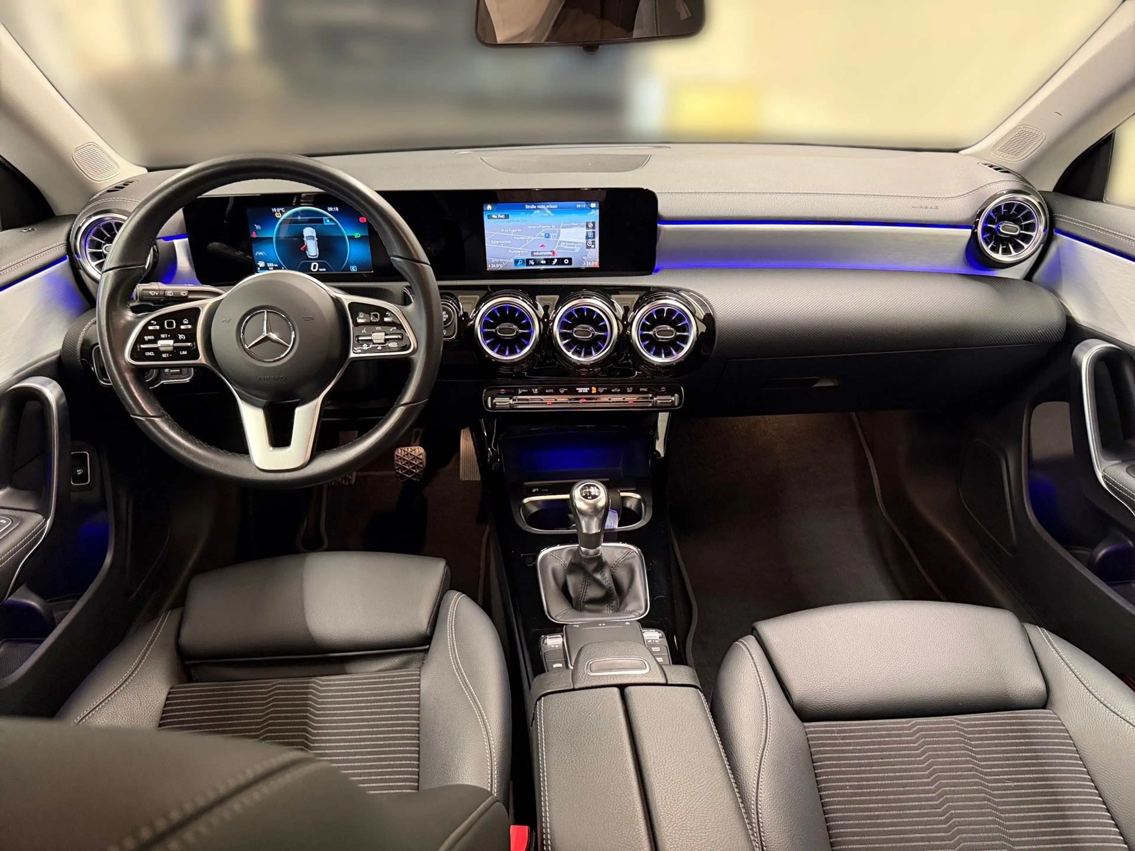 Mercedes-Benz CLA 200 d Shooting Brake — photo 9