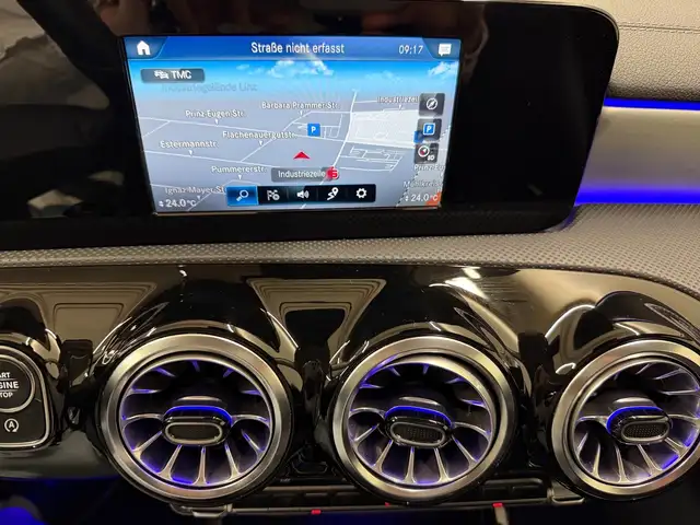 Mercedes-Benz Cla view 5