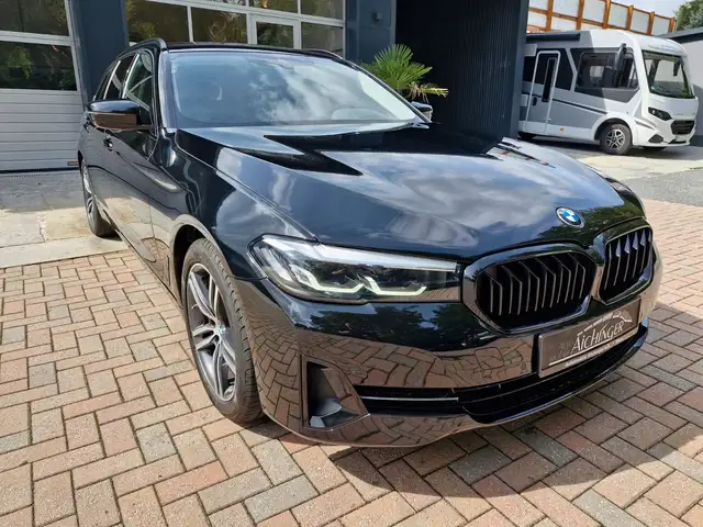 BMW 5 Series view 3
