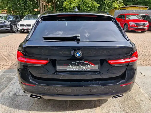 BMW 5 Series view 6