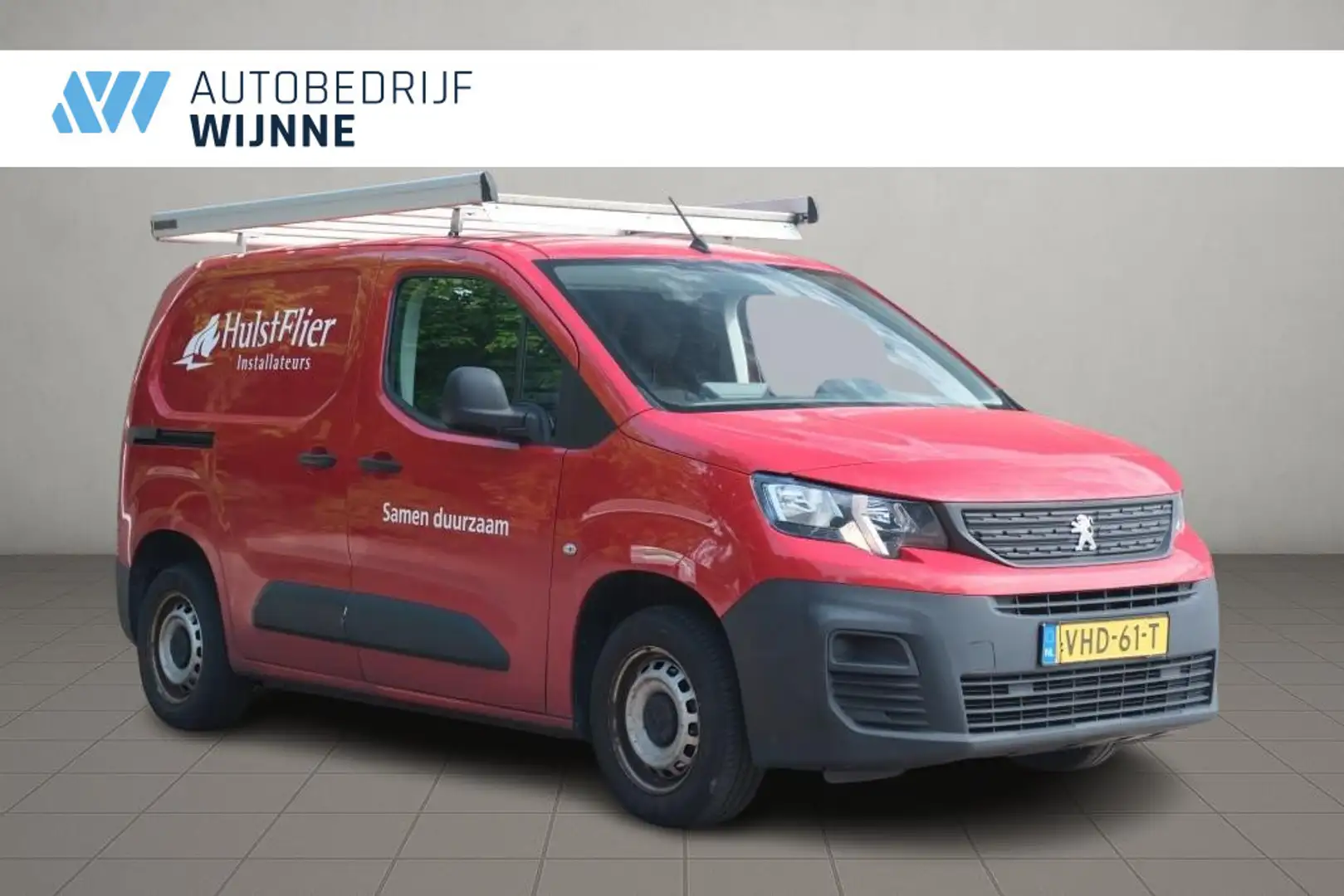 Peugeot Partner 1.5 BlueHDi 75pk Pro | Navi | App Connect | Airco Rood - 1