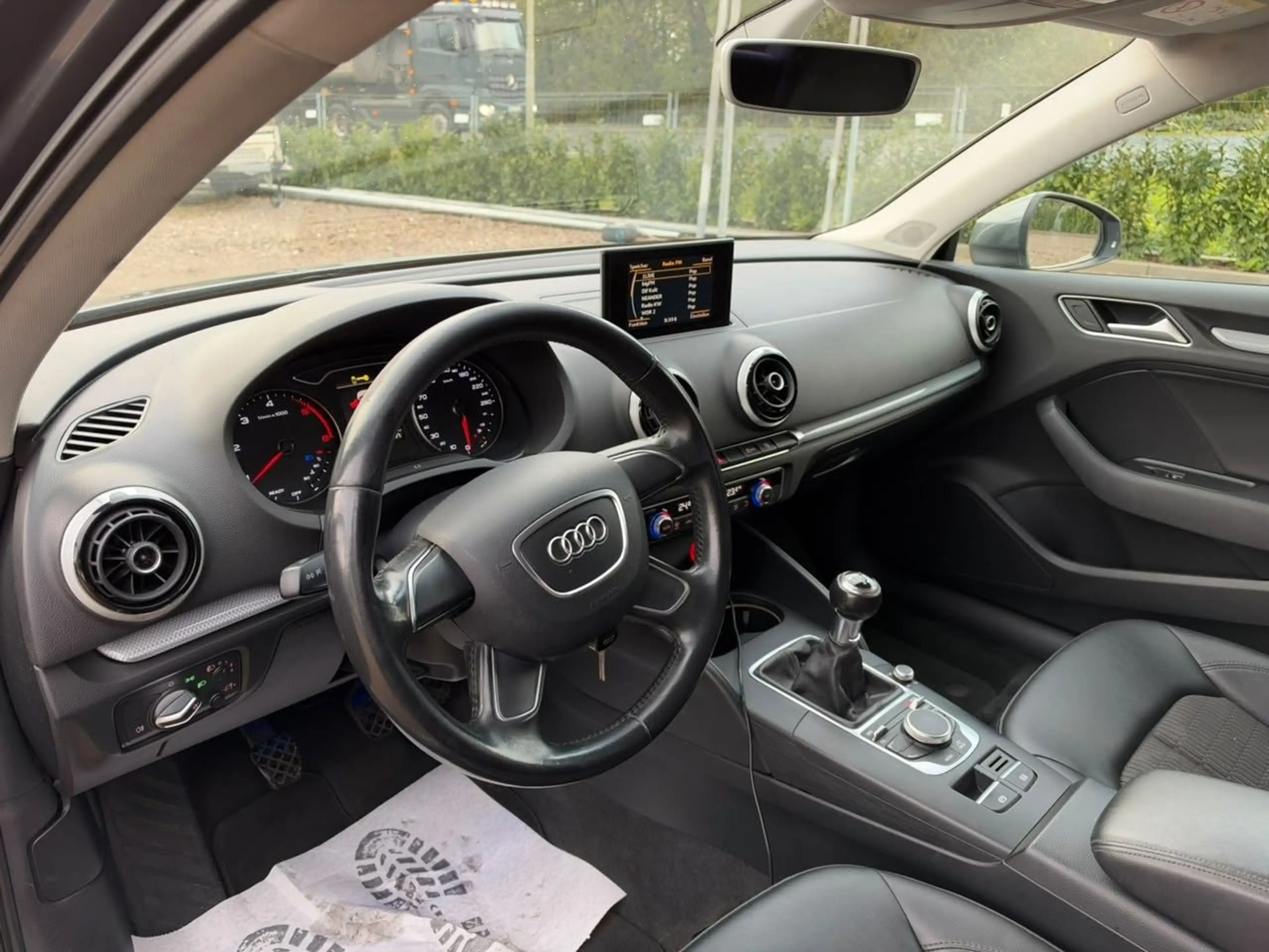 Audi A3 2.0 TDI Ambition Klimaautomatik Navi PDC — photo 12