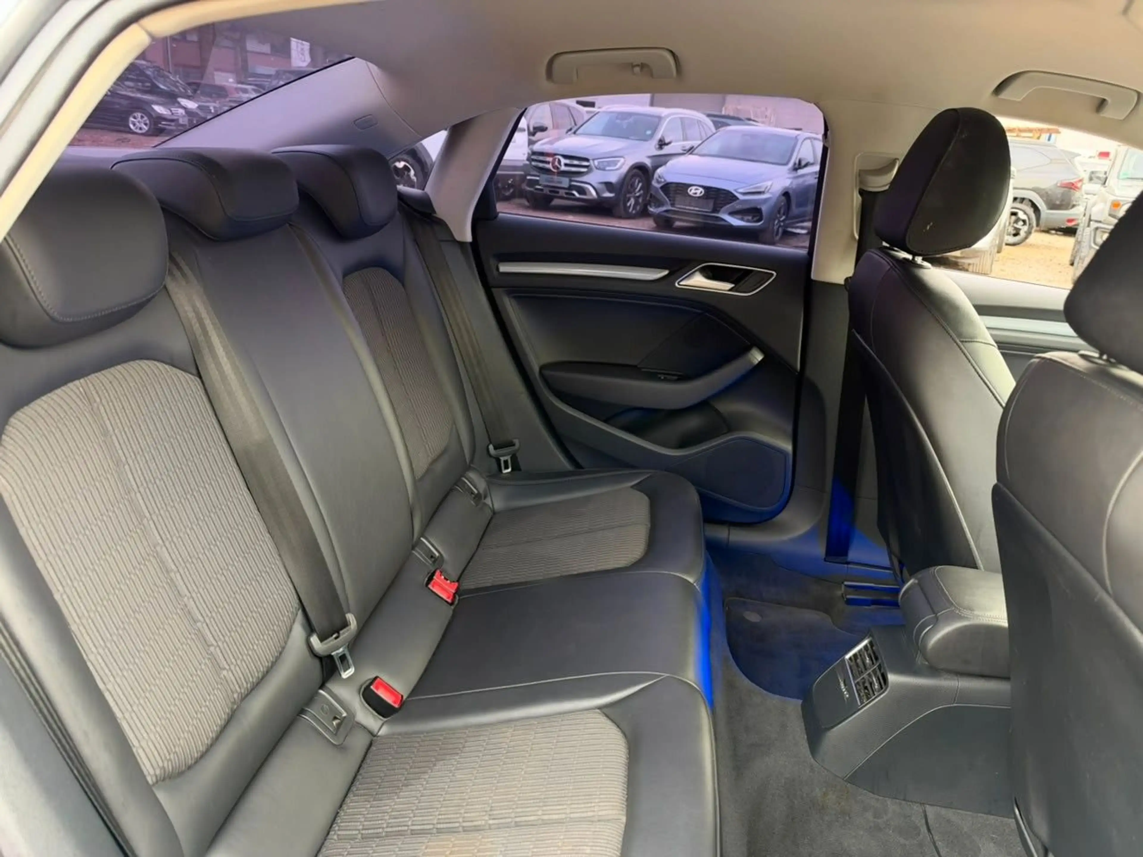 Audi A3 2.0 TDI Ambition Klimaautomatik Navi PDC — photo 17