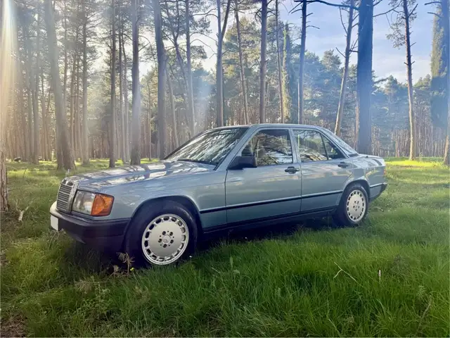 Mercedes-Benz 190 190D 2.5