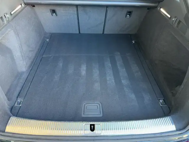Audi A4 view 14