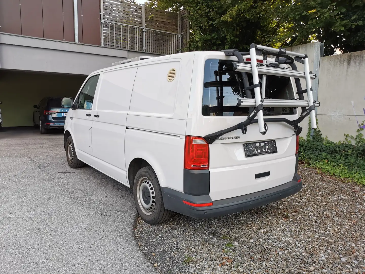 Volkswagen T6 Transporter - 1