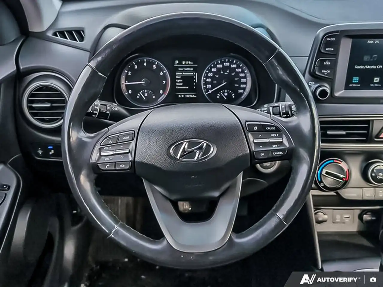 Hyundai KONA снимка Hyundai KONA