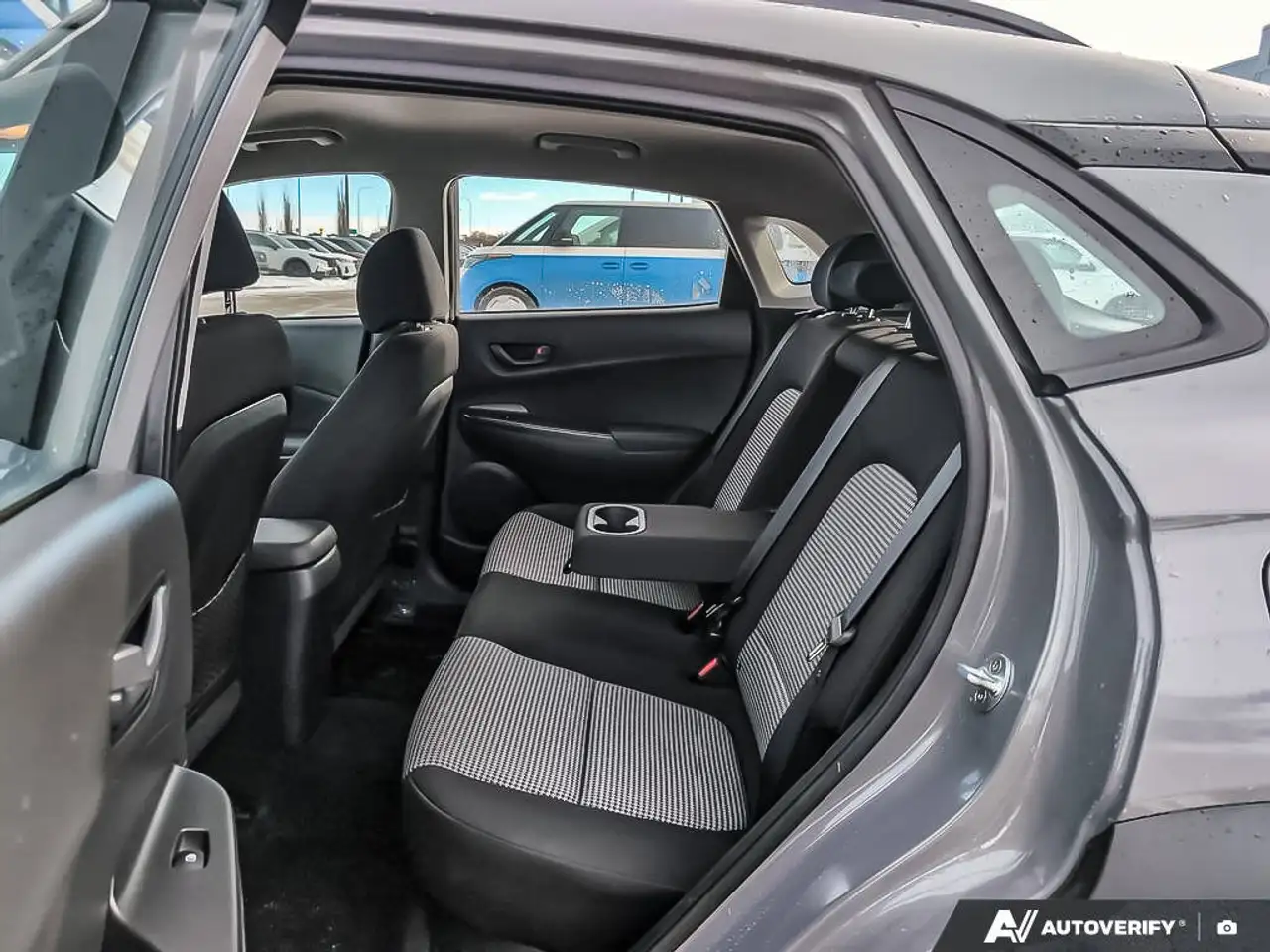 Hyundai KONA снимка Hyundai KONA