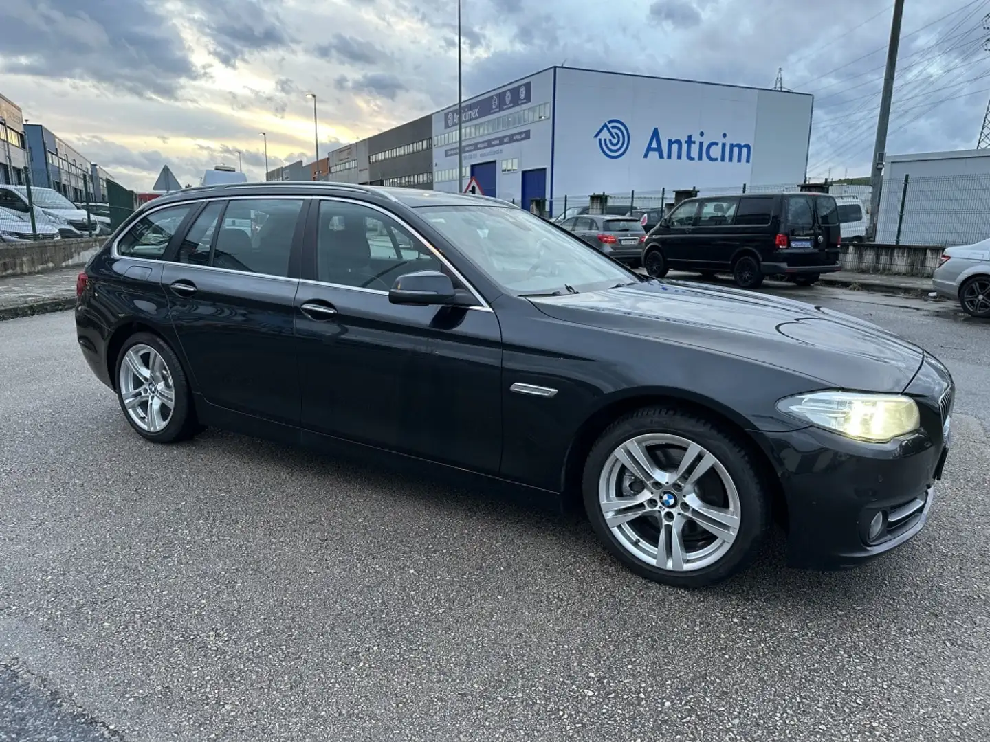 BMW 520 520dA Negro - 1