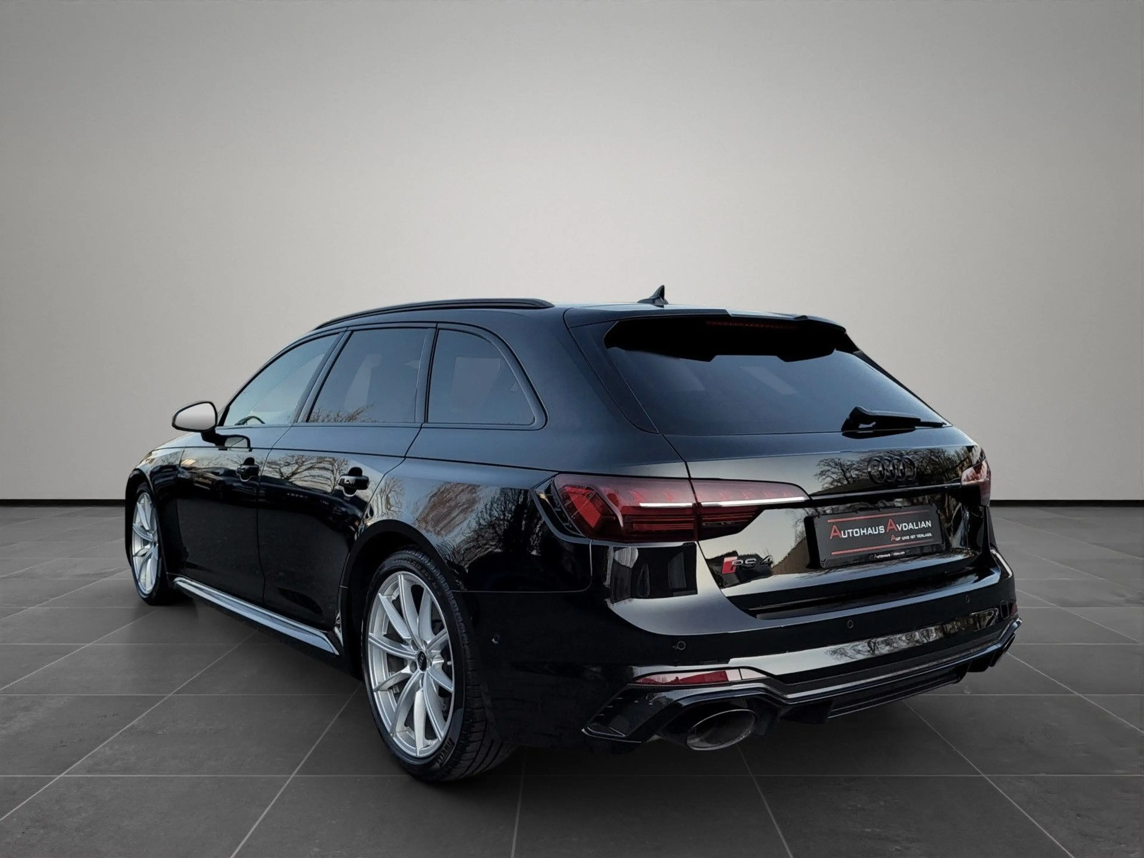 Audi RS4 Avant 2.9 TFSI qu. KERAMIK|CARBON|PANO|360° — photo 3