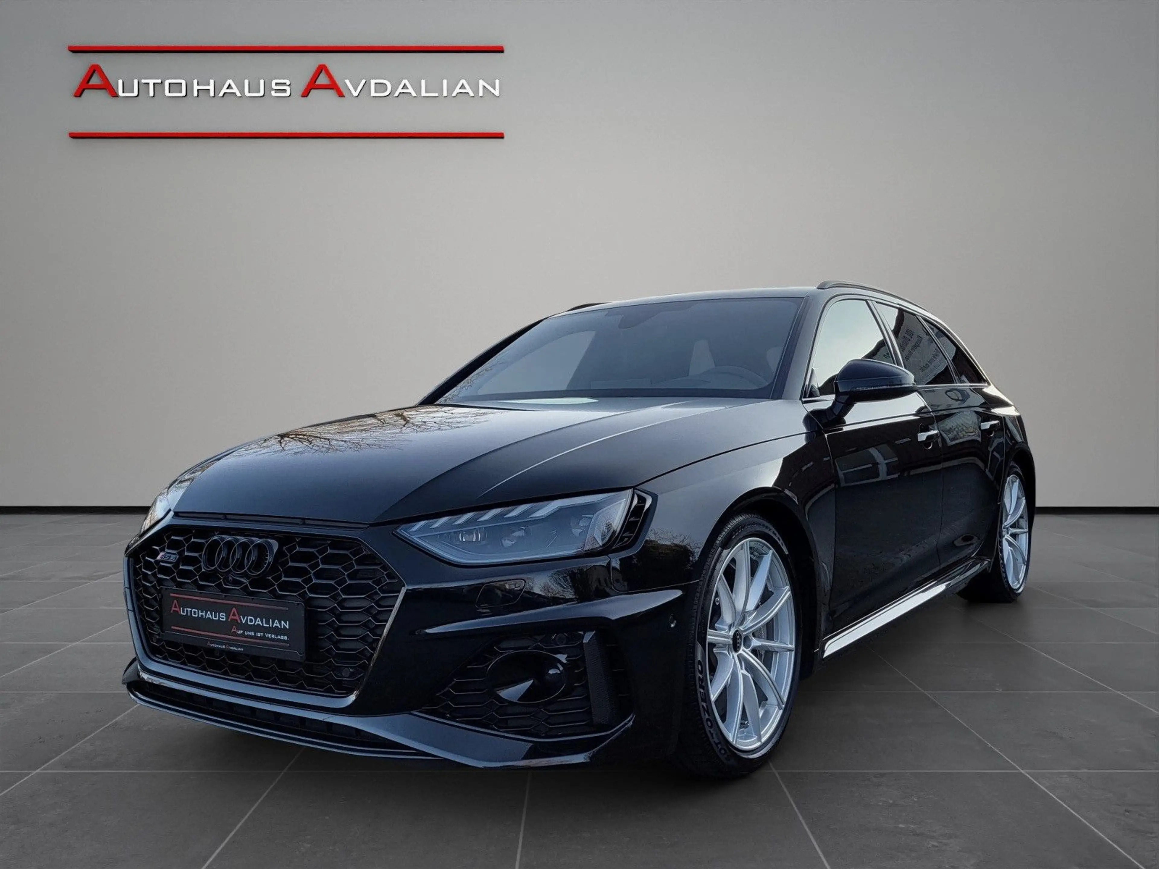 Audi RS4 Avant 2.9 TFSI qu. KERAMIK|CARBON|PANO|360°