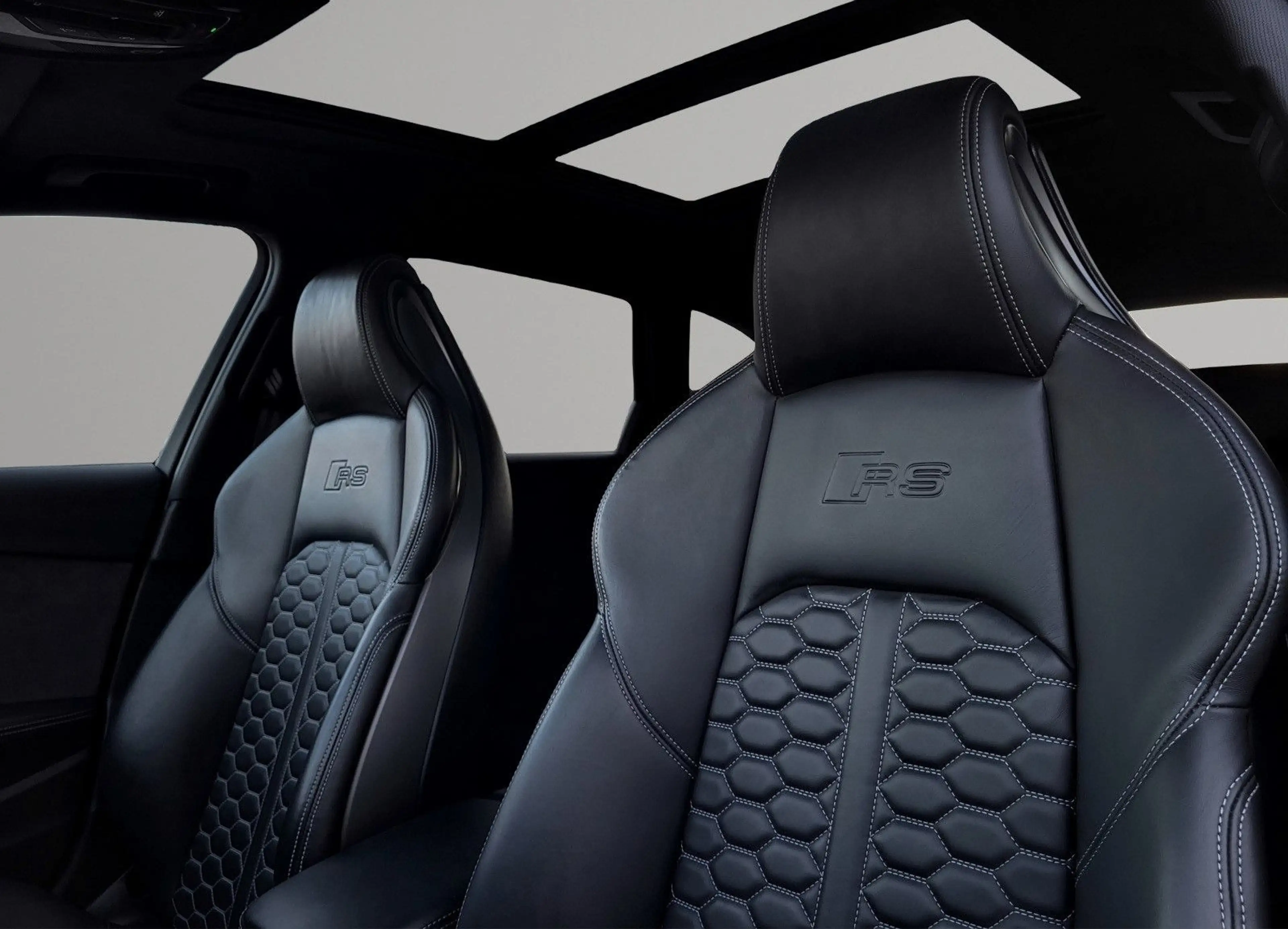 Audi RS4 Avant 2.9 TFSI qu. KERAMIK|CARBON|PANO|360° — photo 14