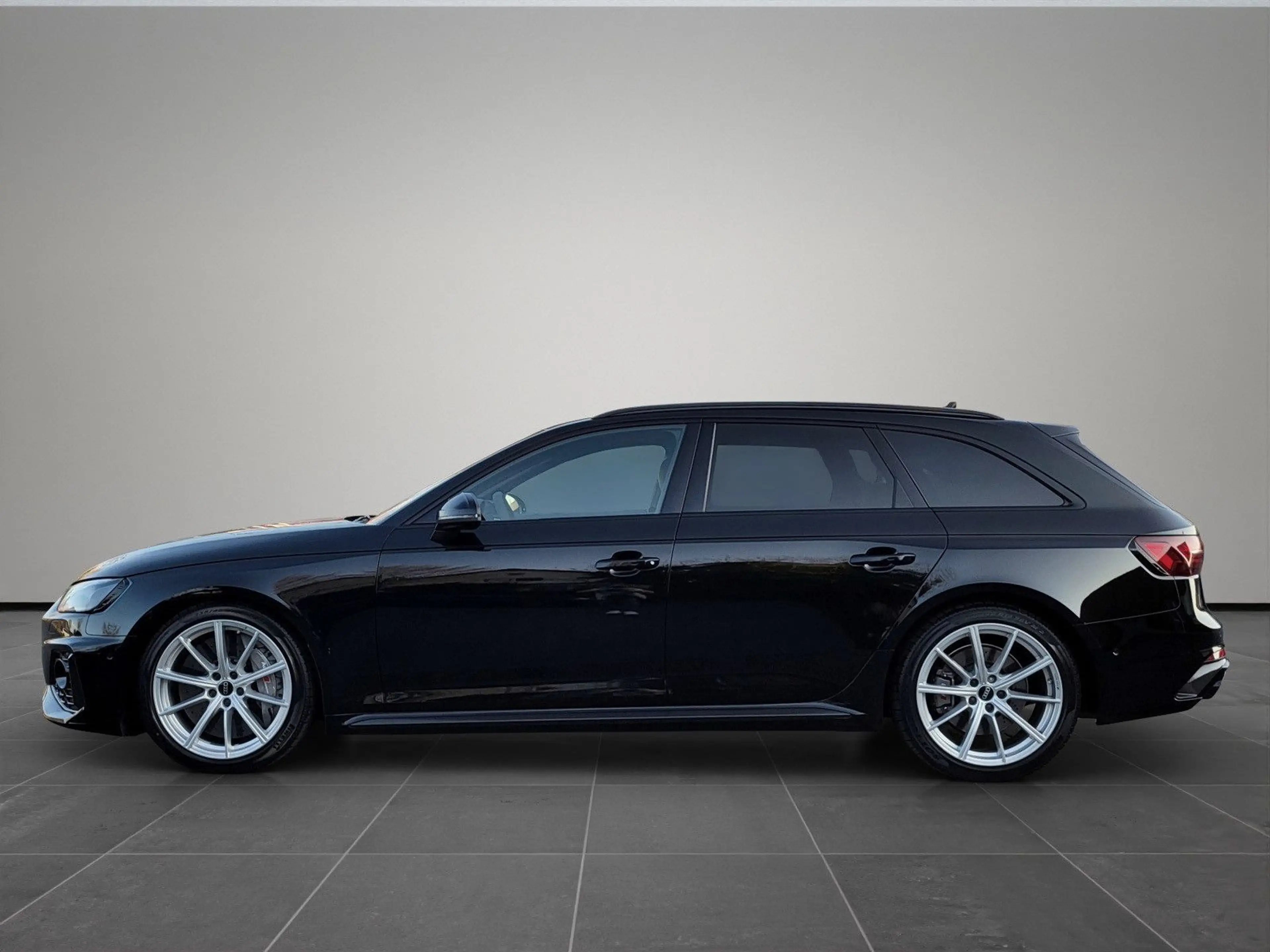 Audi RS4 Avant 2.9 TFSI qu. KERAMIK|CARBON|PANO|360° — photo 2