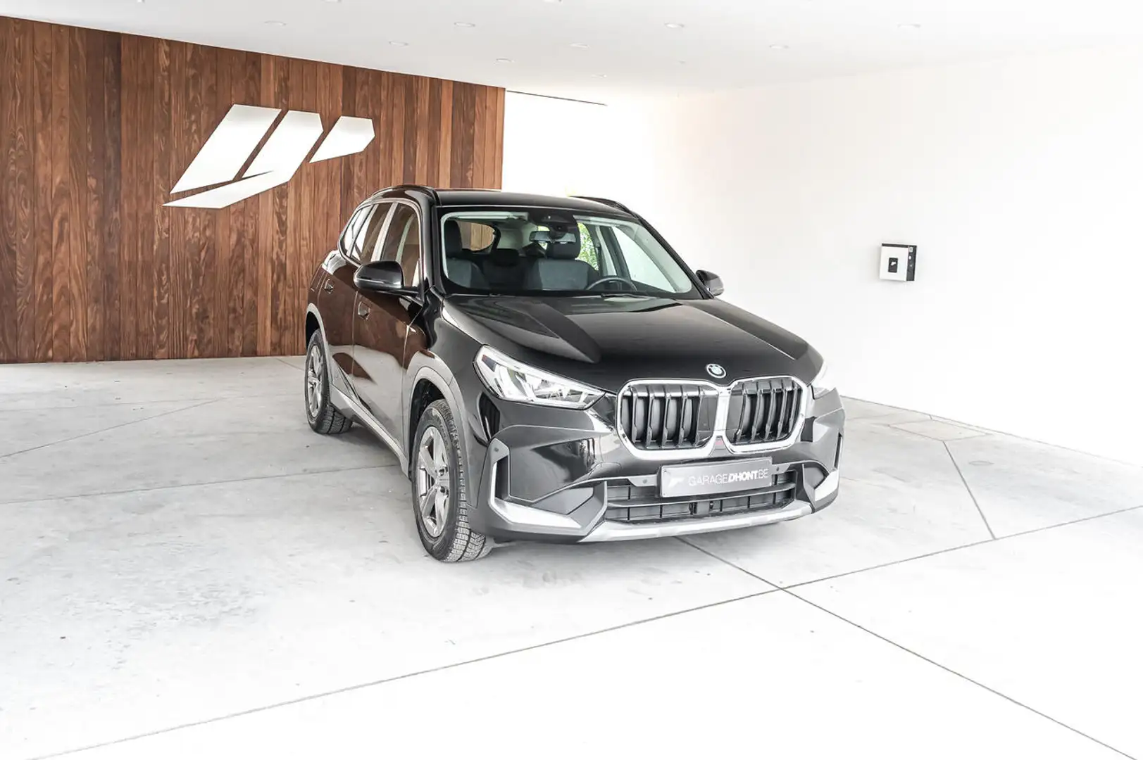 BMW X1 xdrive25e Apple Car, Android Auto, Camera Zwart - 1