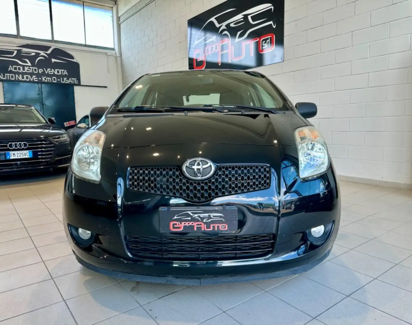Toyota Yaris 1.0 3p. Navi *NEOPATENTATI*BLUETOOTH*NAVI* Negro - 2