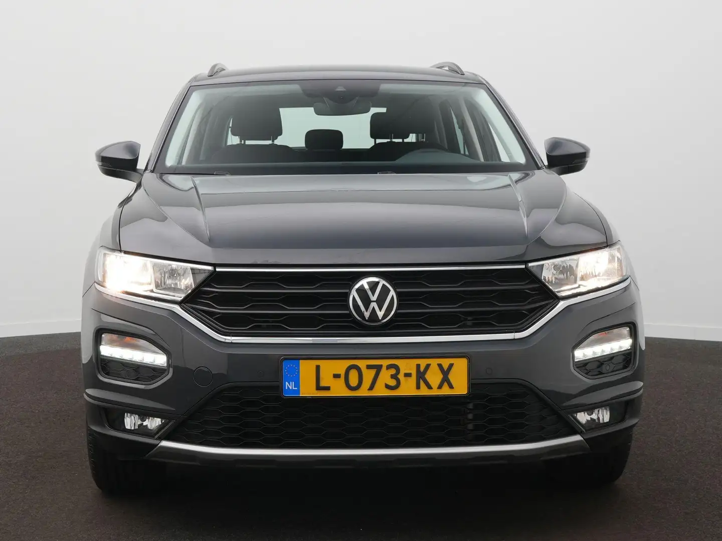 Volkswagen T-Roc 1.5 TSI Style Automaat - Apple car play - Cruise - Grijs - 2