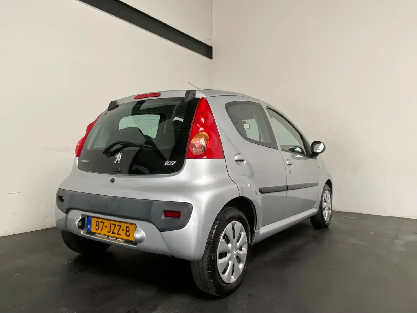 Peugeot 107 1.0-12V Sublime Grijs - 2