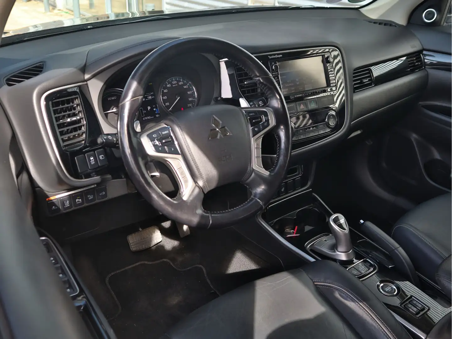 Mitsubishi Outlander 2.0 PHEV Instyle+ | Navigatie | Climate Control | Nero - 2