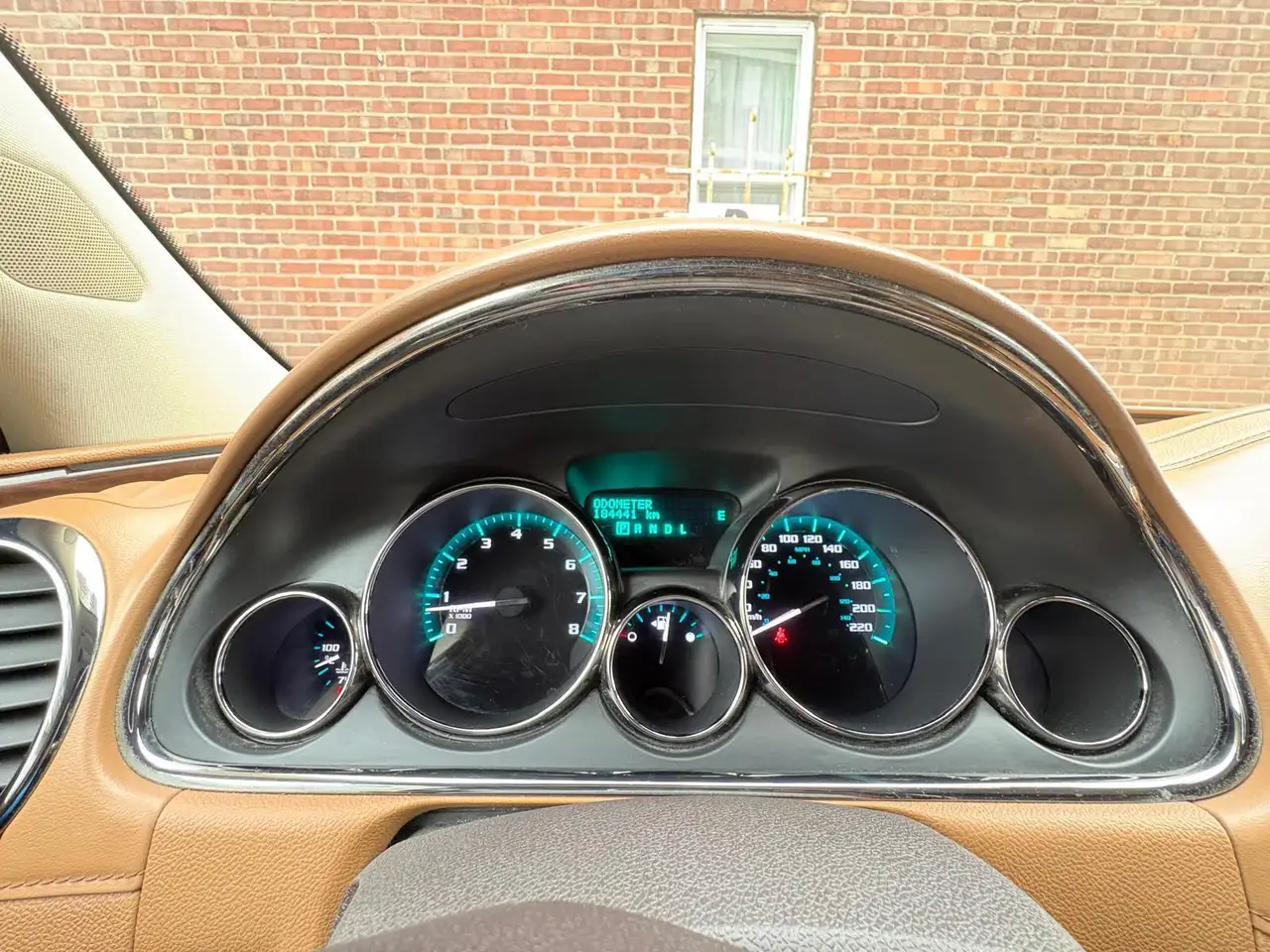 Buick Enclave снимка Buick Enclave