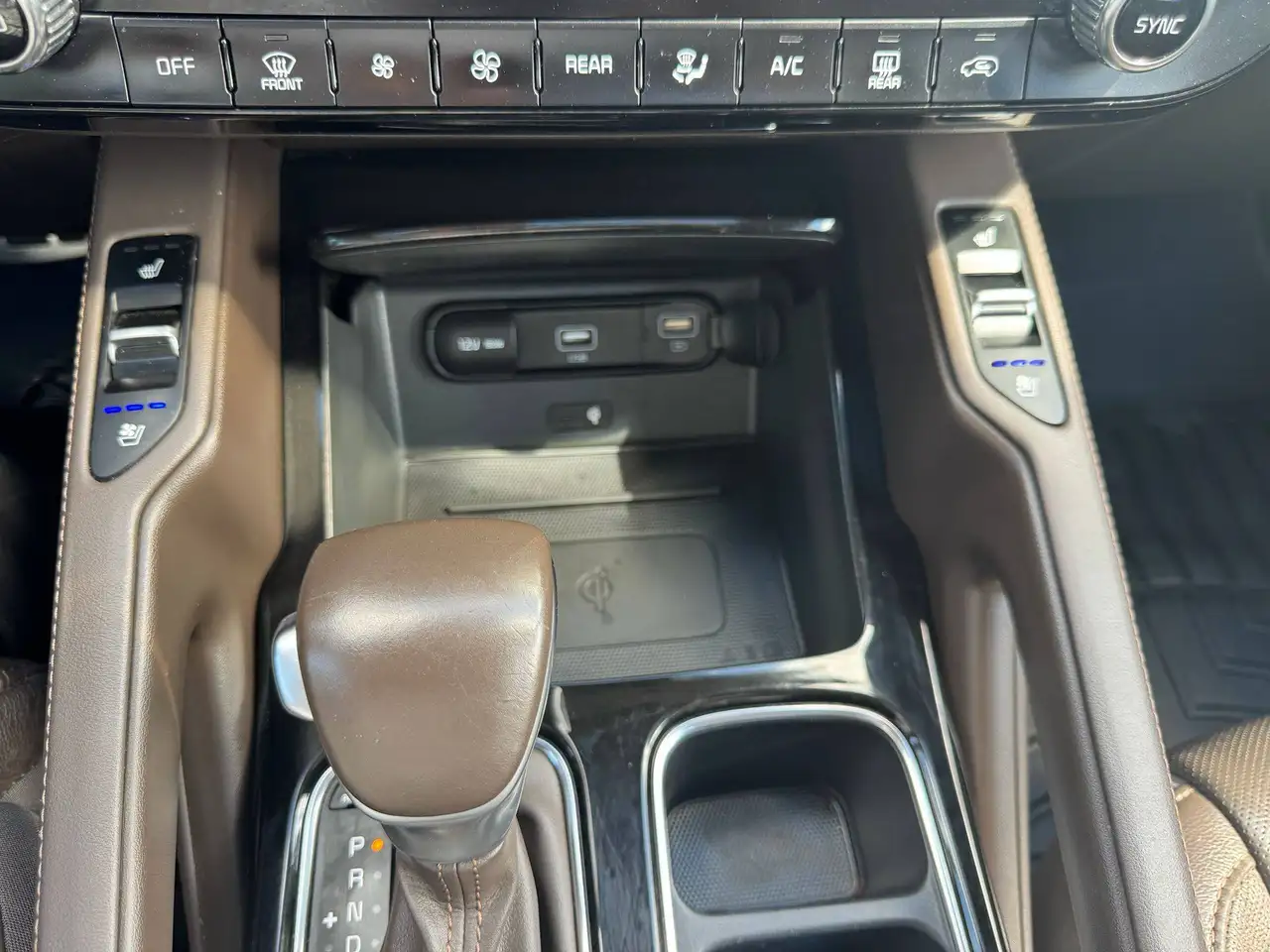 Kia Telluride photo Kia Telluride