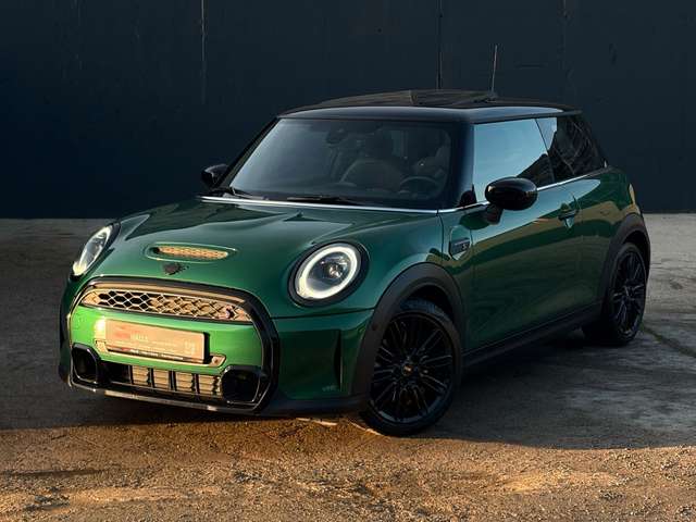 Imagine MINI Cooper S Classic Trim Leder PANO LHZ SHZ BT PDC