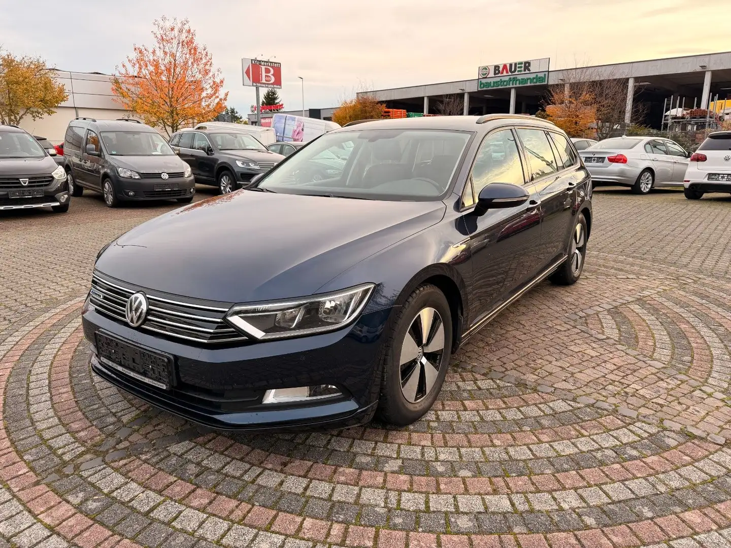 Volkswagen Passat Variant Trendline BlueMotion Navi,ACC,PDC Blau - 1