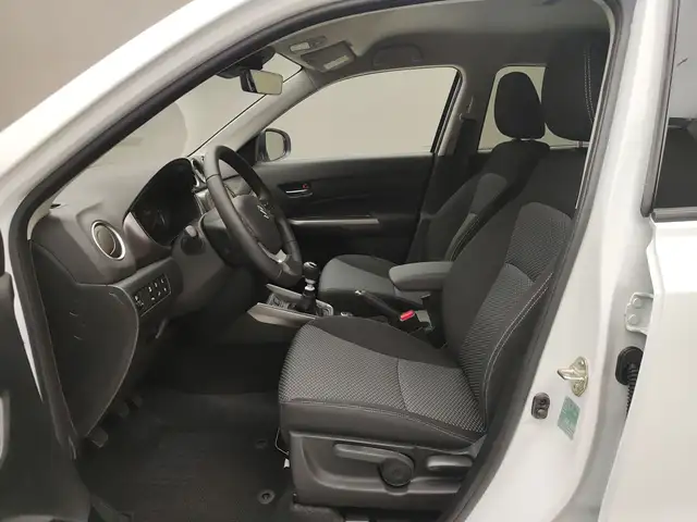 Suzuki Vitara view 24
