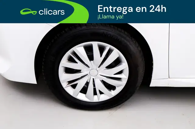 Peugeot 208 view 11