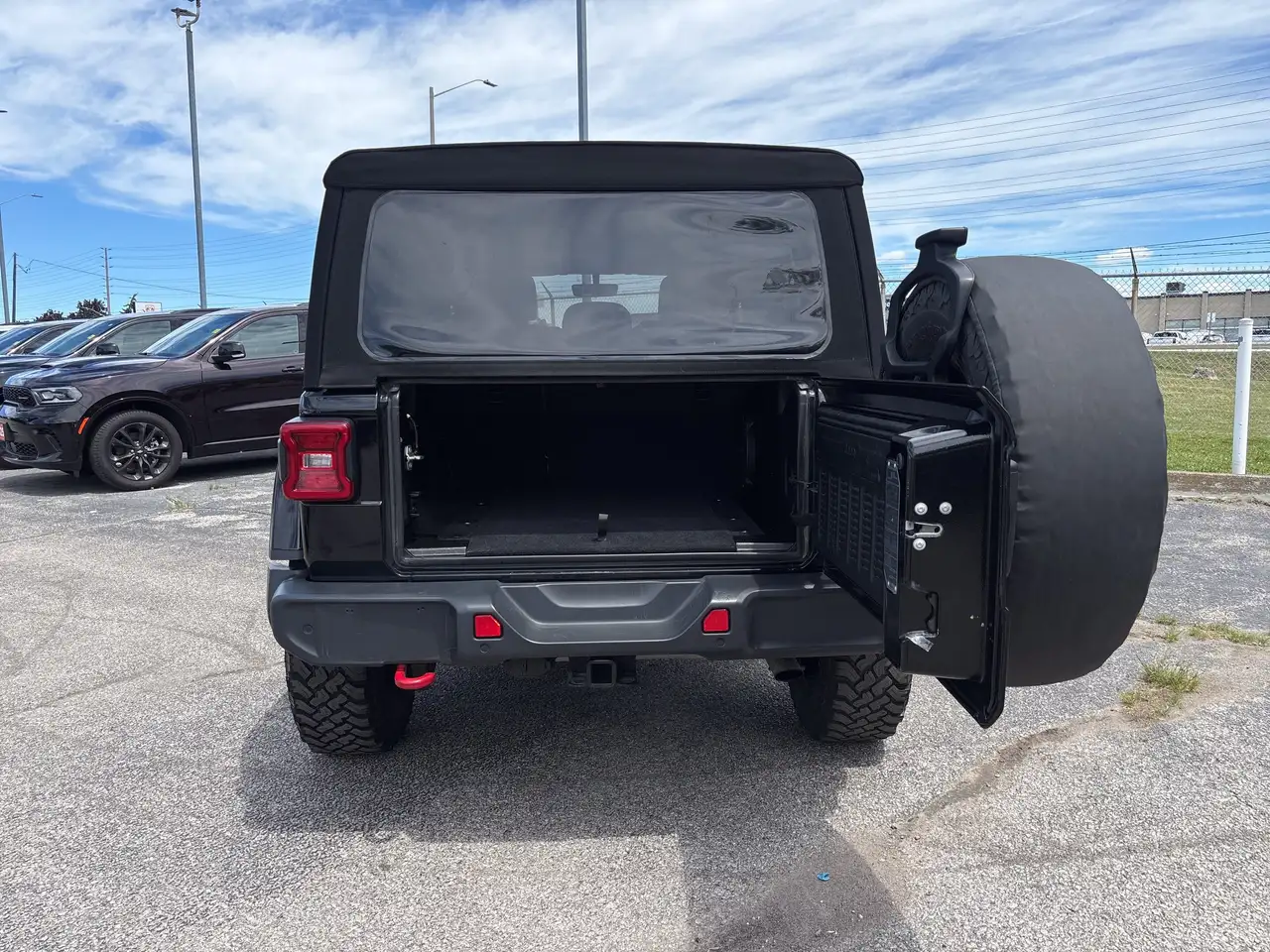 Jeep Wrangler photo Jeep Wrangler