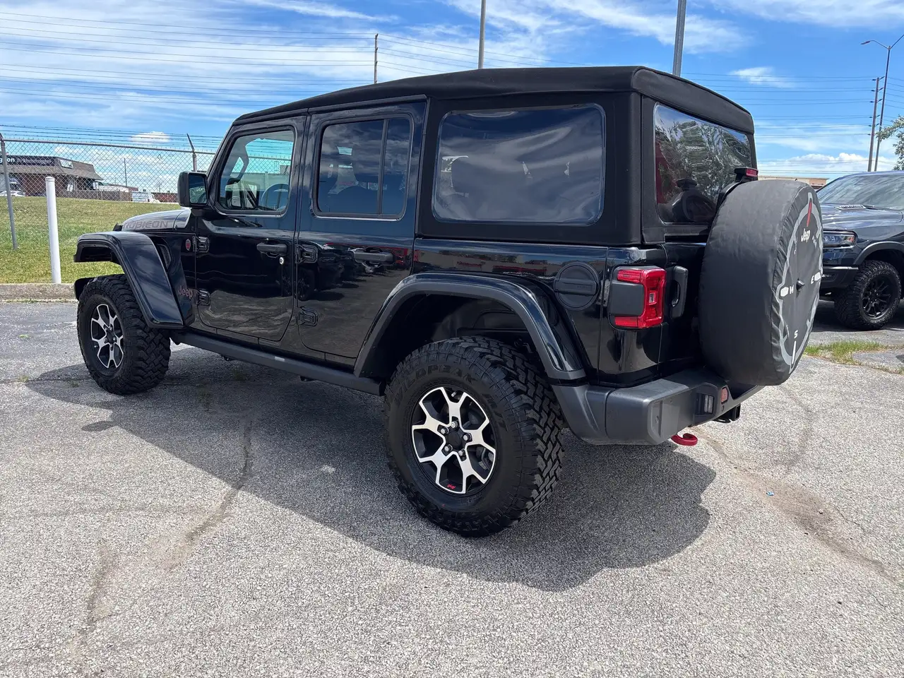 Jeep Wrangler photo Jeep Wrangler