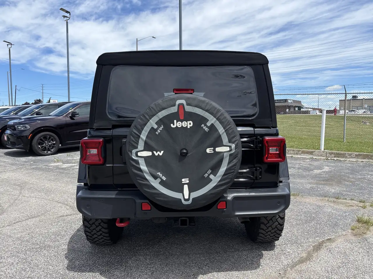 Jeep Wrangler photo Jeep Wrangler