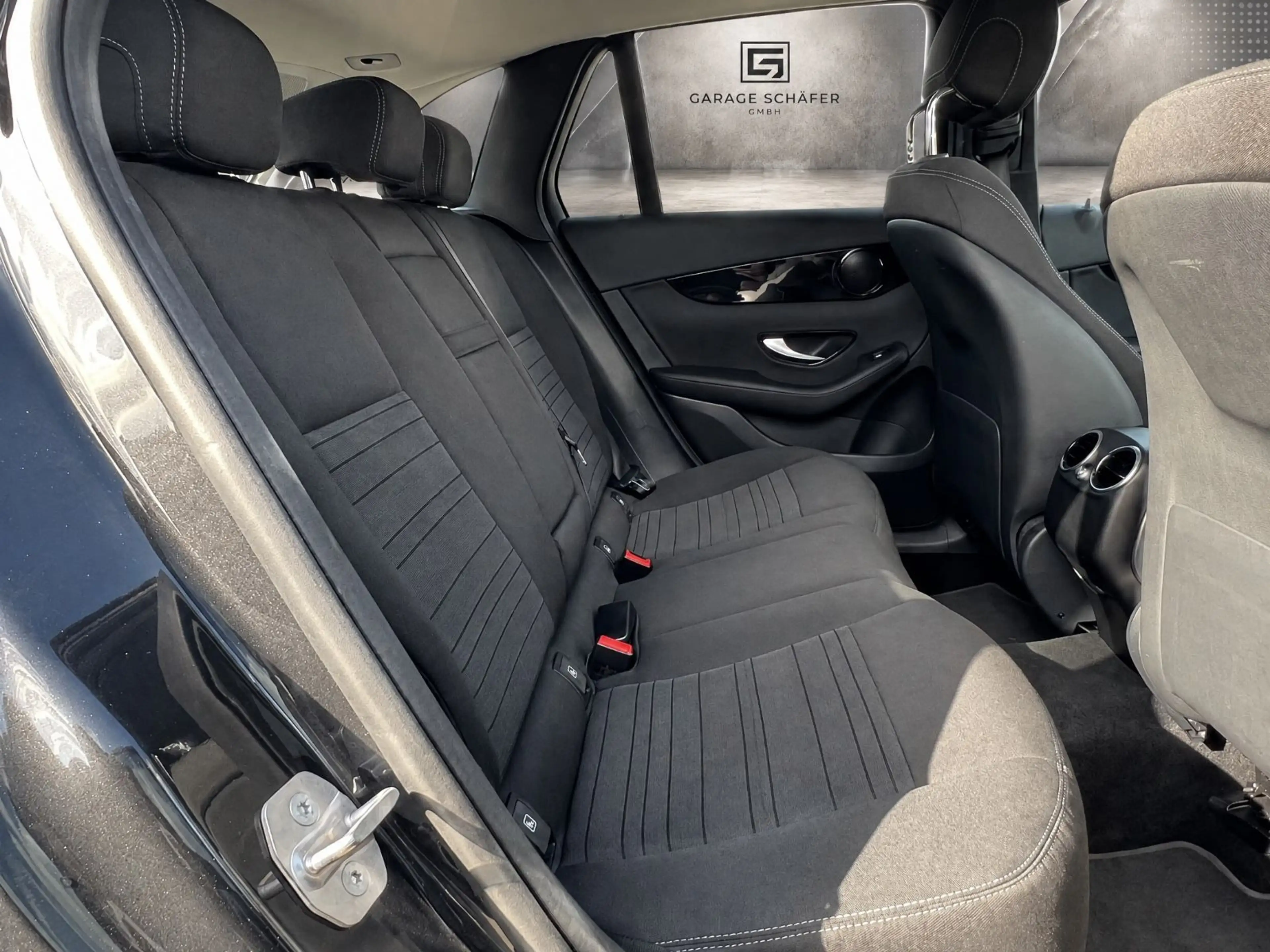 Mercedes-Benz GLC 200 4Matic Facelift Navi LED AHK 360* — photo 12