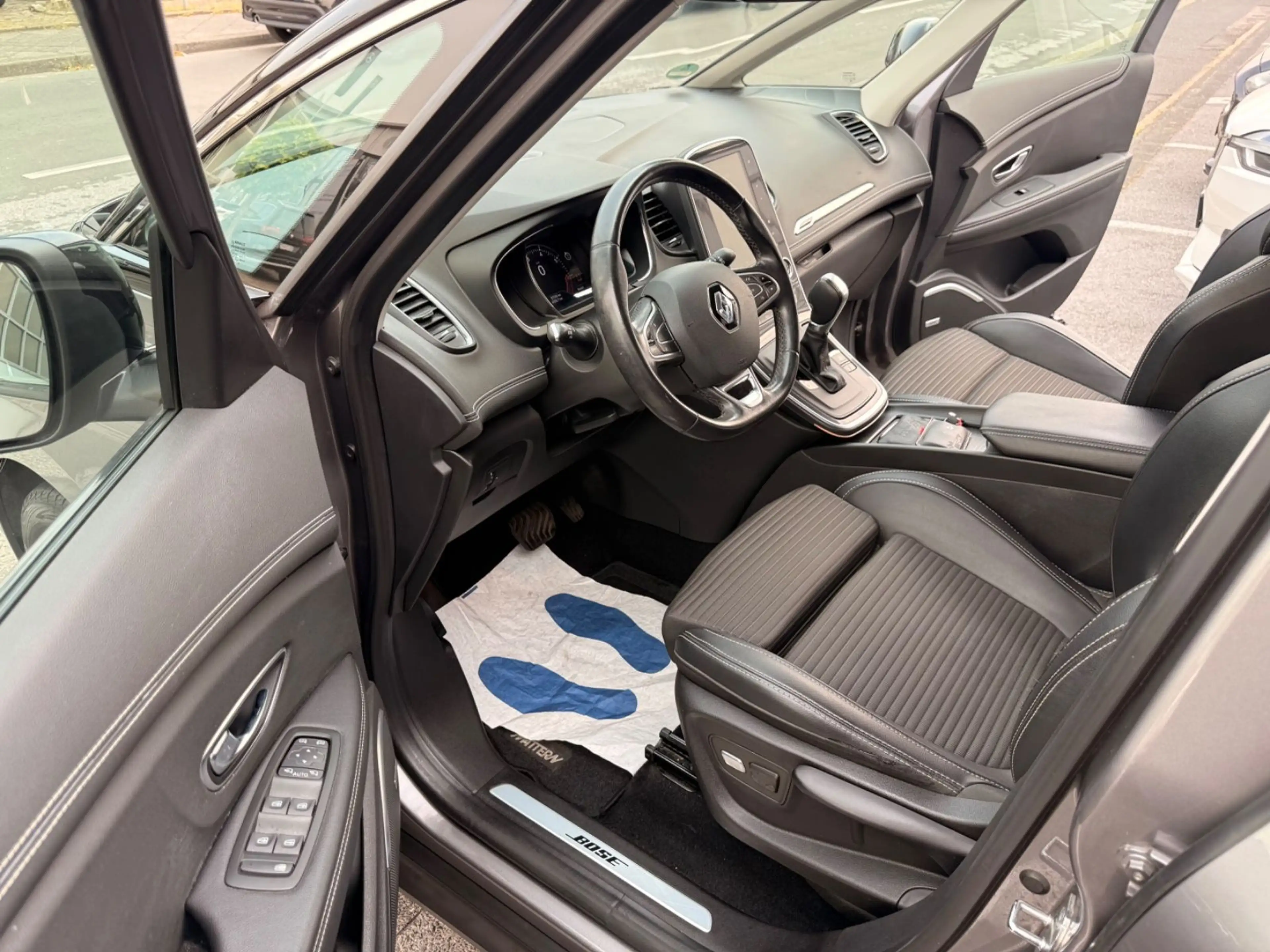 Renault Scenic IV BOSE Edition 2.HD*LED*NAV*LEDER*20ZOLL — photo 12