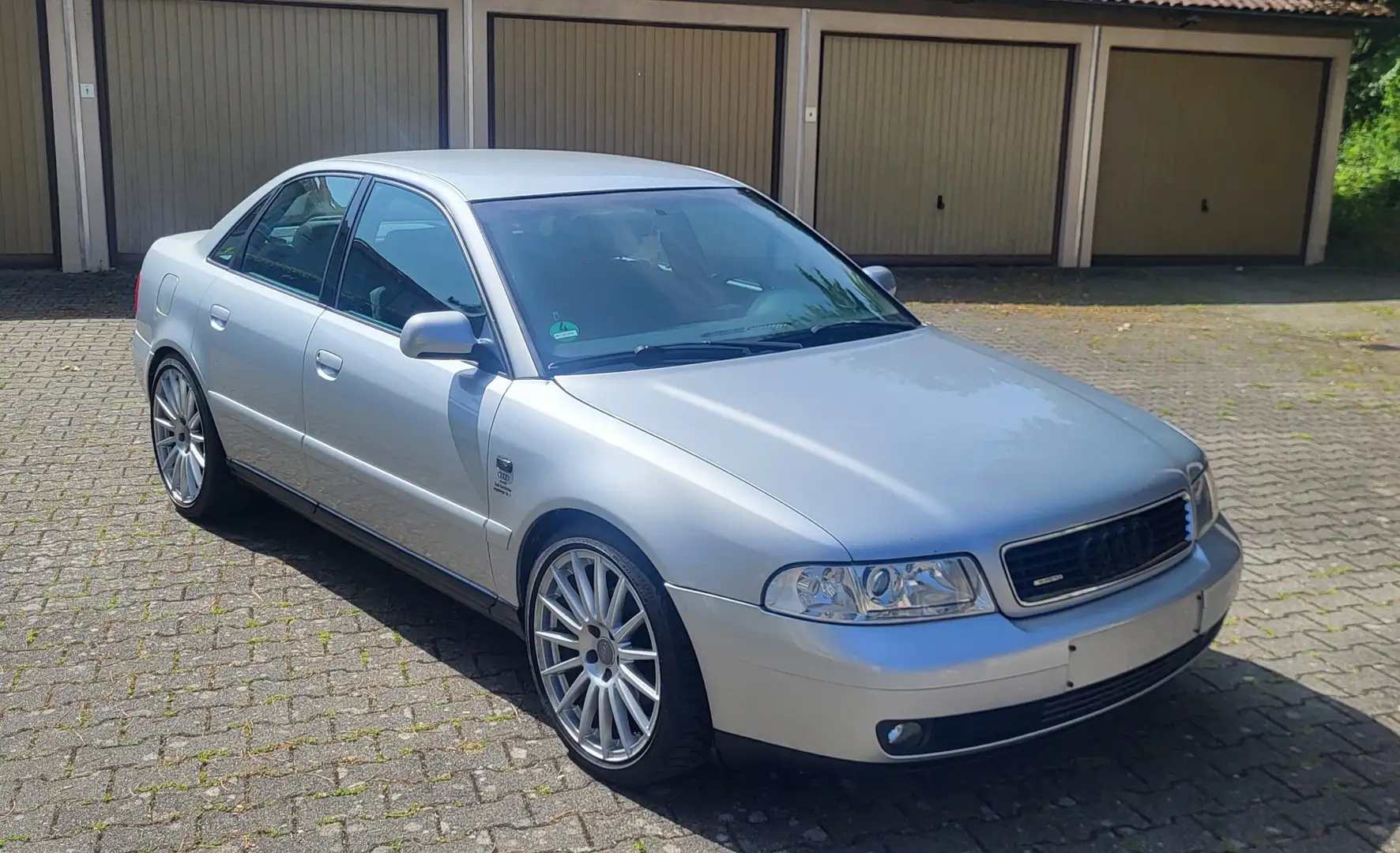 Audi A4 1.8 T quattro - 2