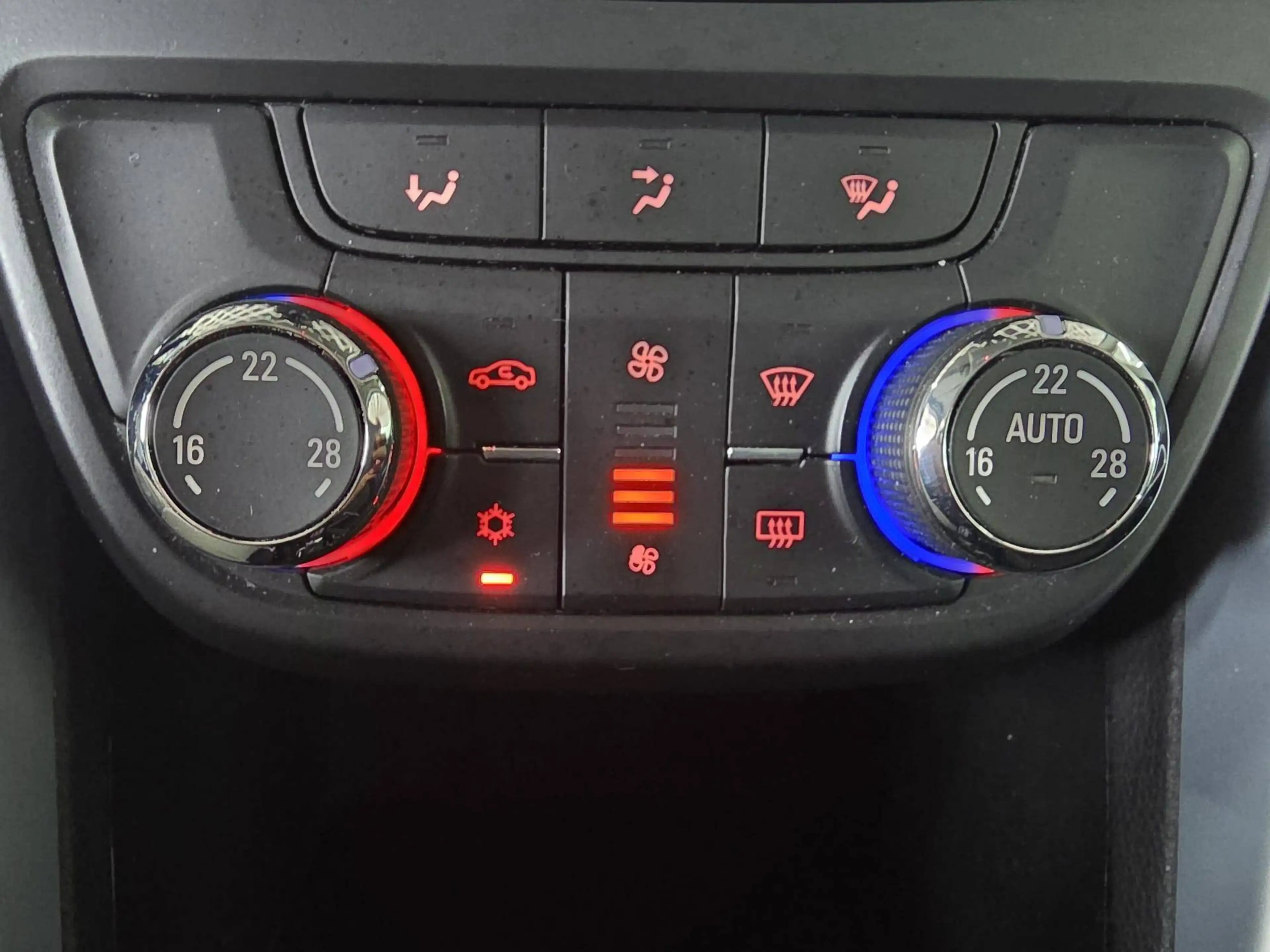 Opel Zafira Tourer Sport — photo 13