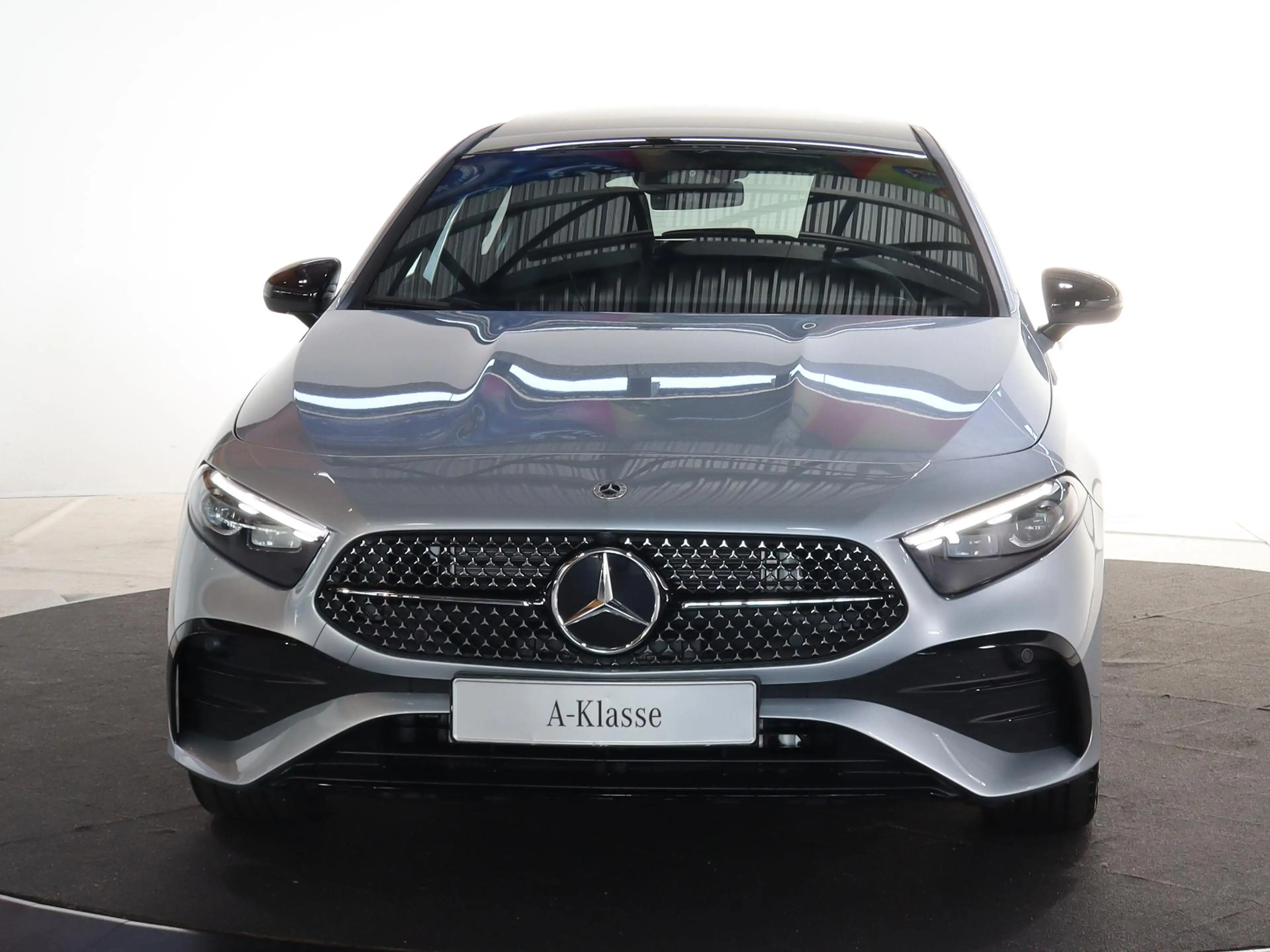 Mercedes-Benz A 250 250e Star Edition AMG Line | Multibeam | Panoramas — photo 3