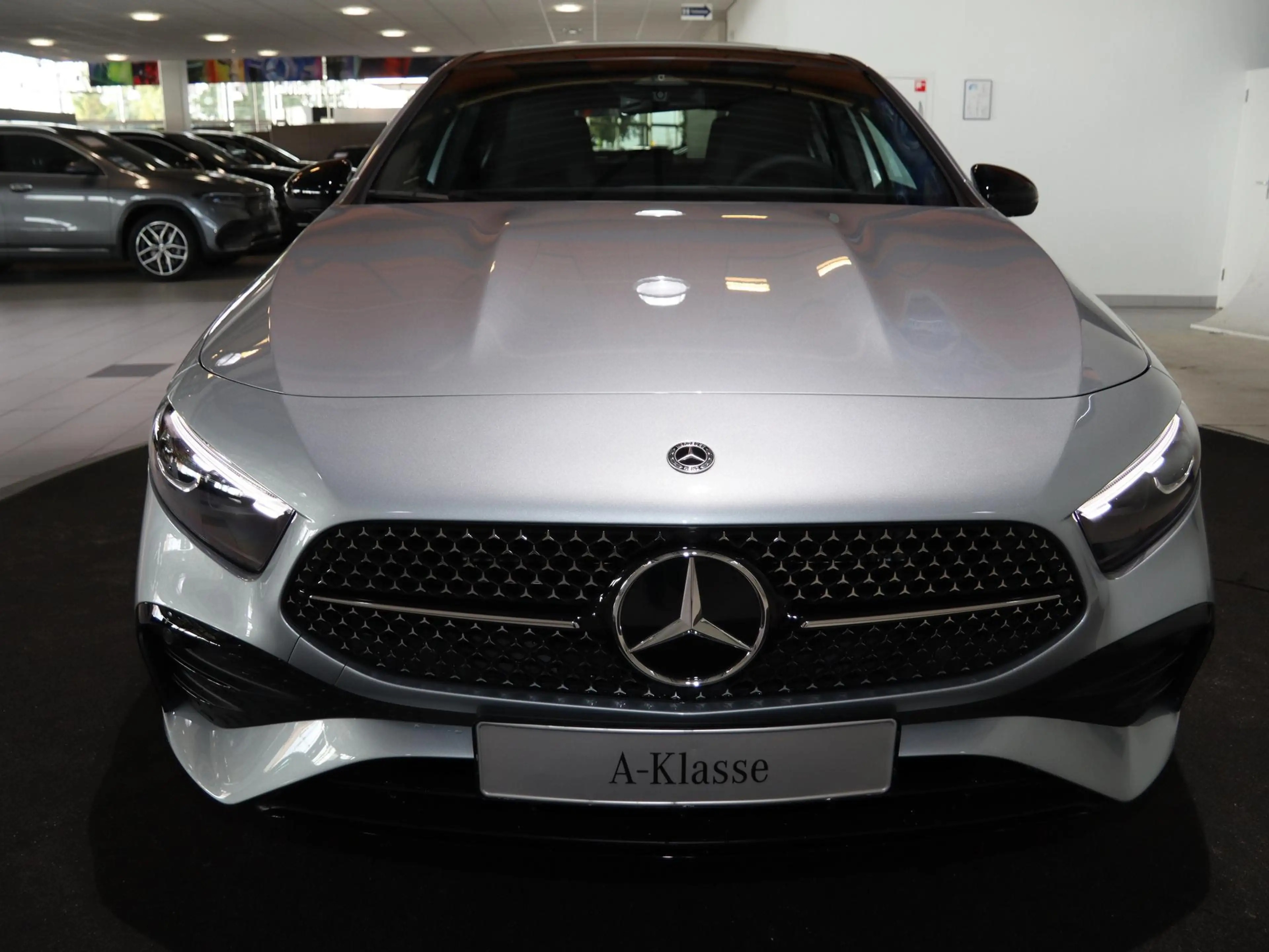 Mercedes-Benz A 250 250e Star Edition AMG Line | Multibeam | Panoramas — photo 7