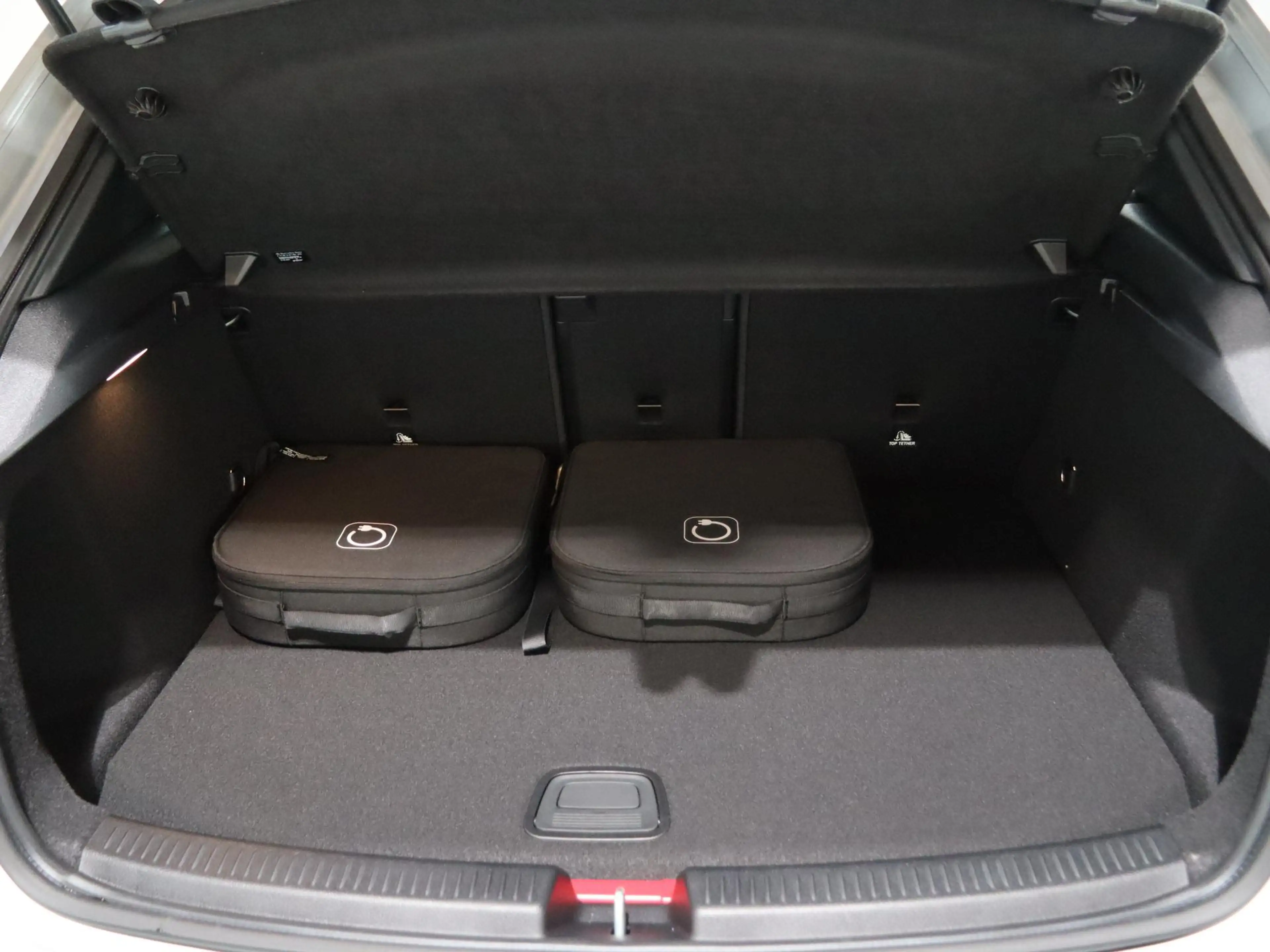 Mercedes-Benz A 250 250e Star Edition AMG Line | Multibeam | Panoramas — photo 13