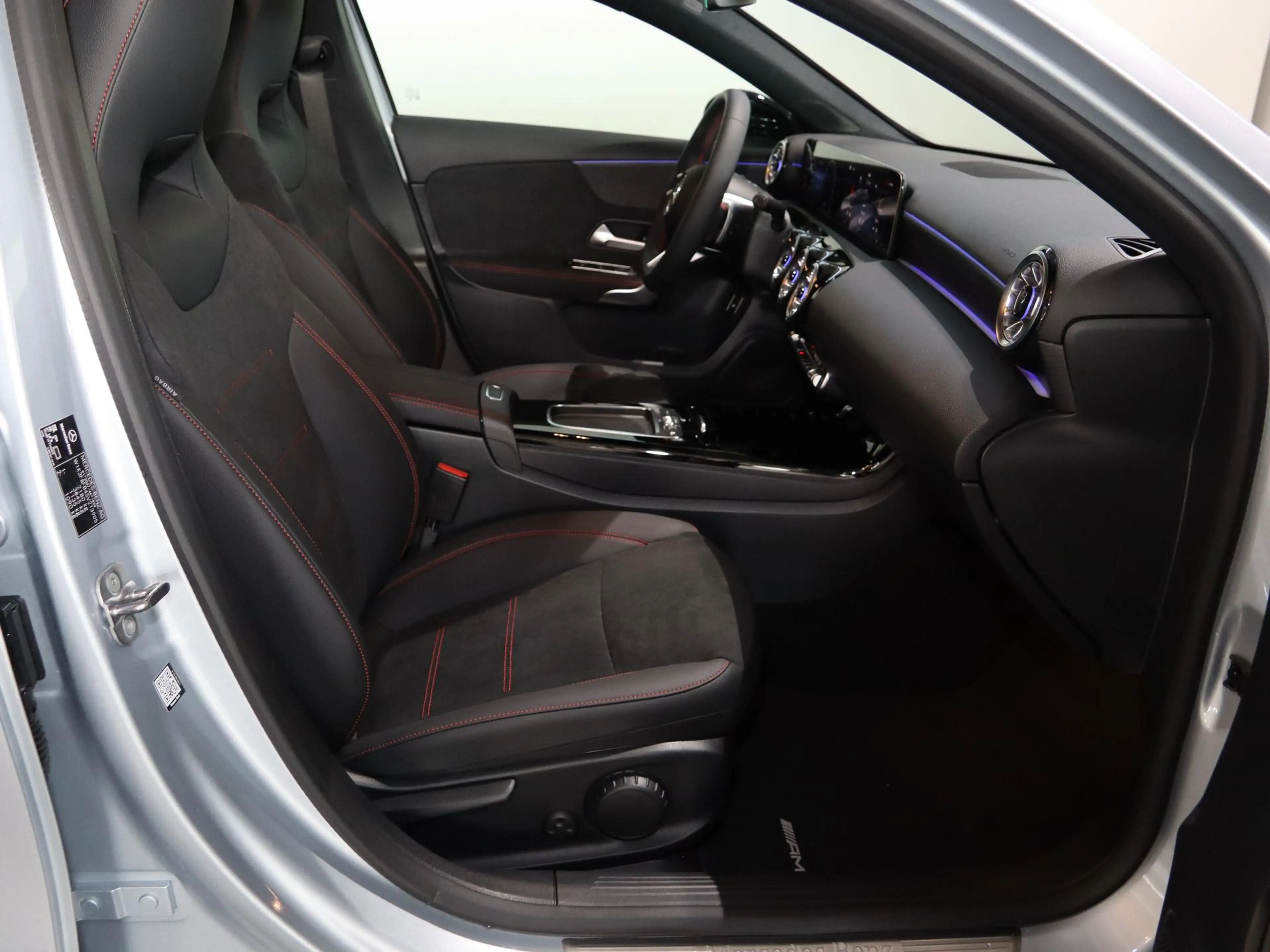Mercedes-Benz A 250 250e Star Edition AMG Line | Multibeam | Panoramas — photo 8