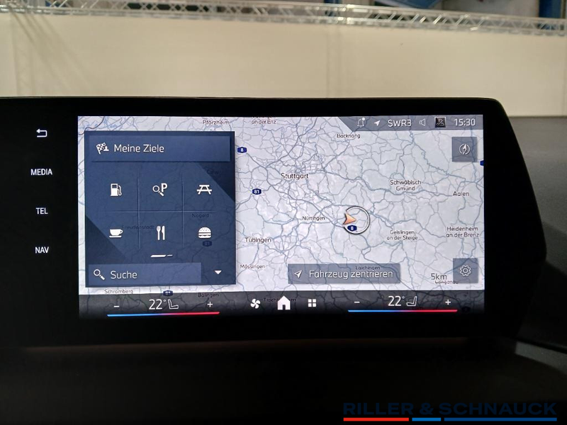 BMW 120 i 18 ZOLL+HUD+AKTIVSITZE+360°KAM — photo 7