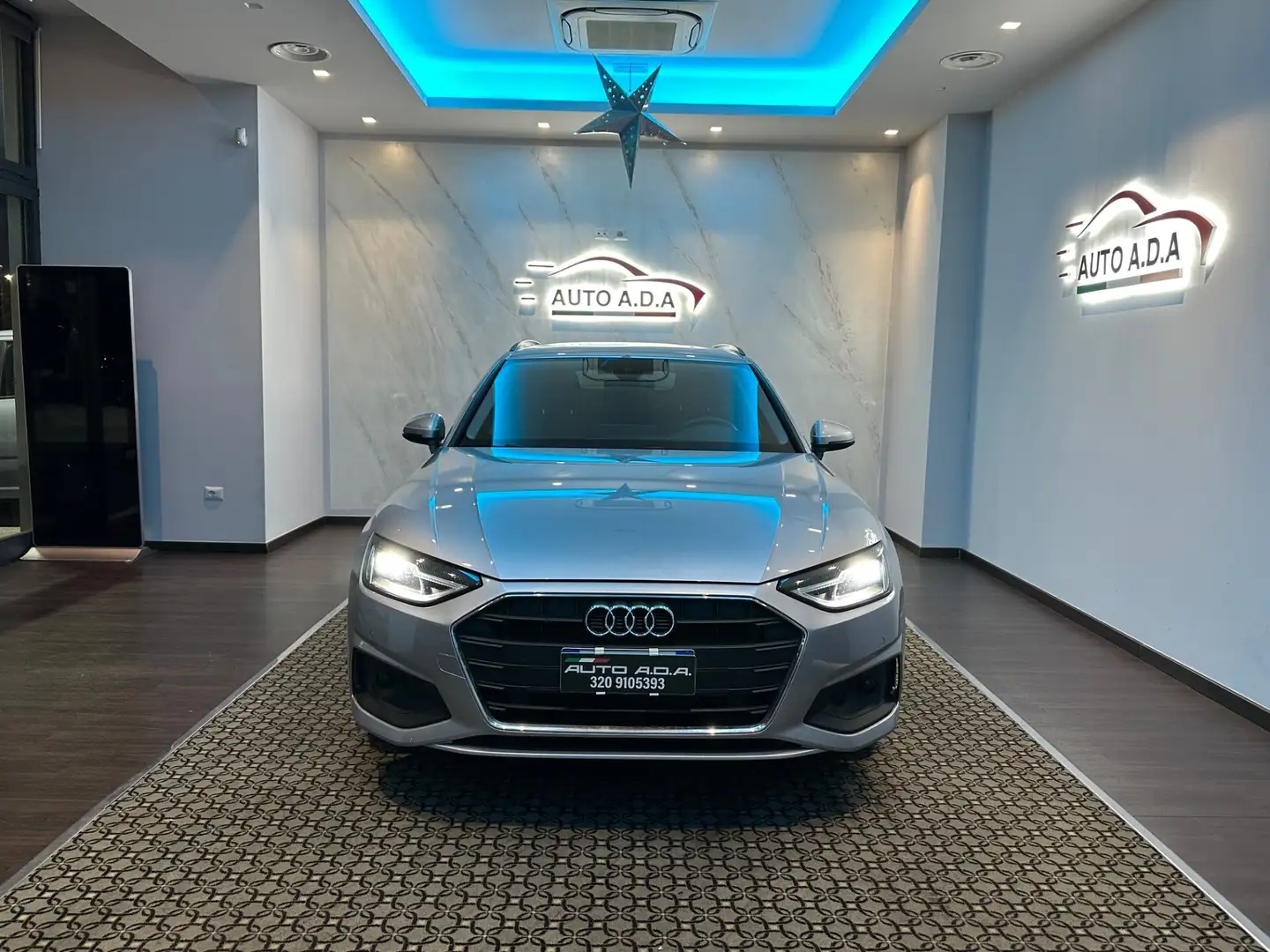 Audi A4 A4 Avant 30 TDI/136 CV S tronic S line edition Gris - 1