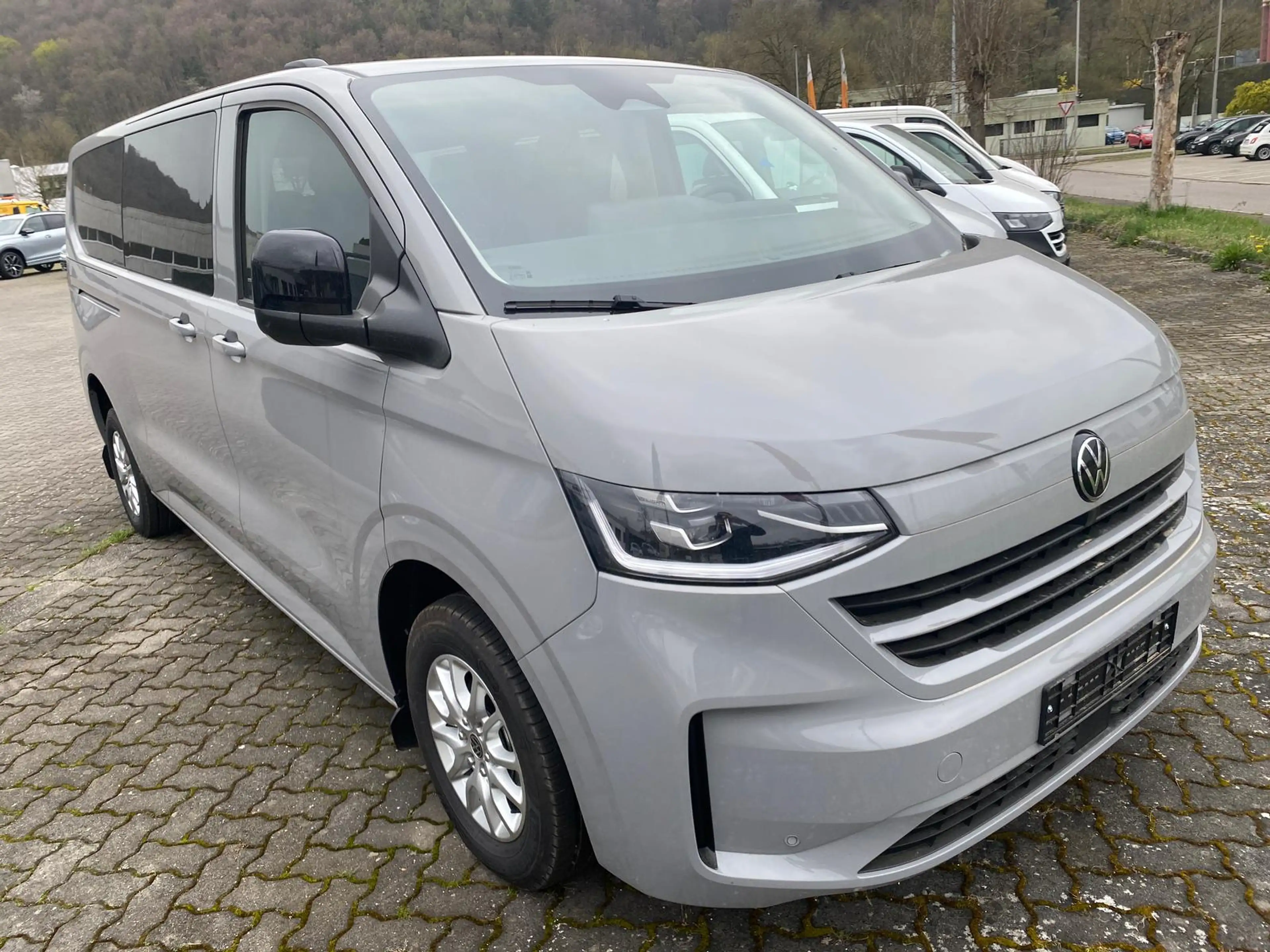 Volkswagen T7 Caravelle Caravelle 2.0 TDI DSG AHK ACC 3zon Matrix Kamera — photo 4