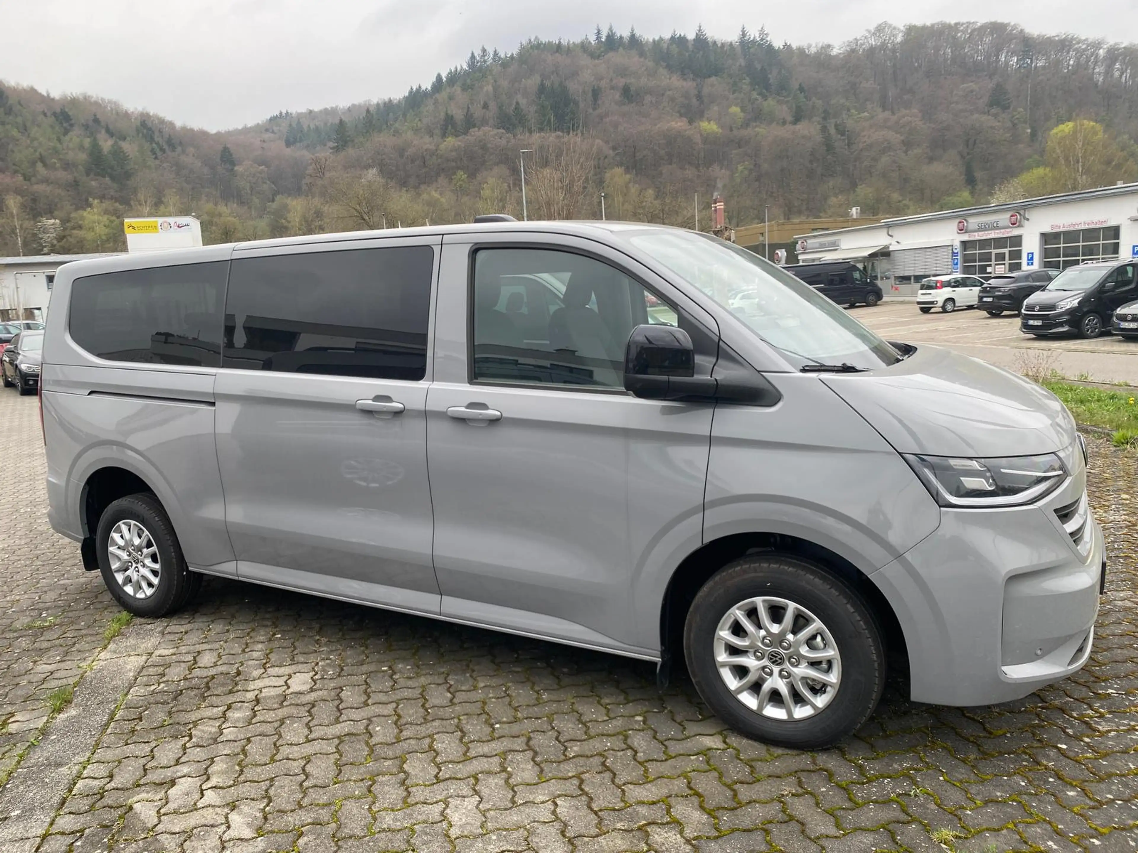Volkswagen T7 Caravelle Caravelle 2.0 TDI DSG AHK ACC 3zon Matrix Kamera — photo 7