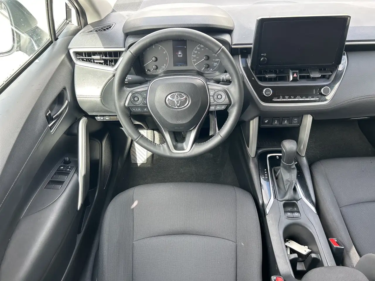 Toyota Corolla Cross снимка Toyota Corolla Cross