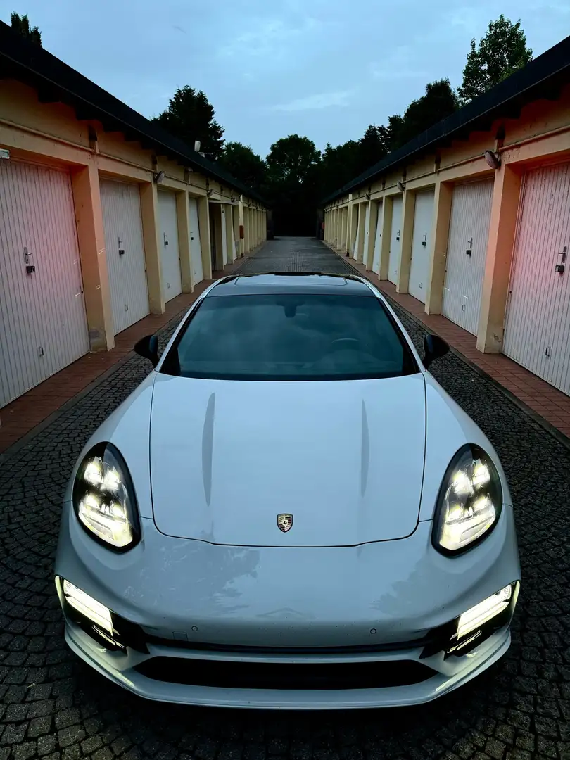 Porsche Panamera 4.8 4S - 1